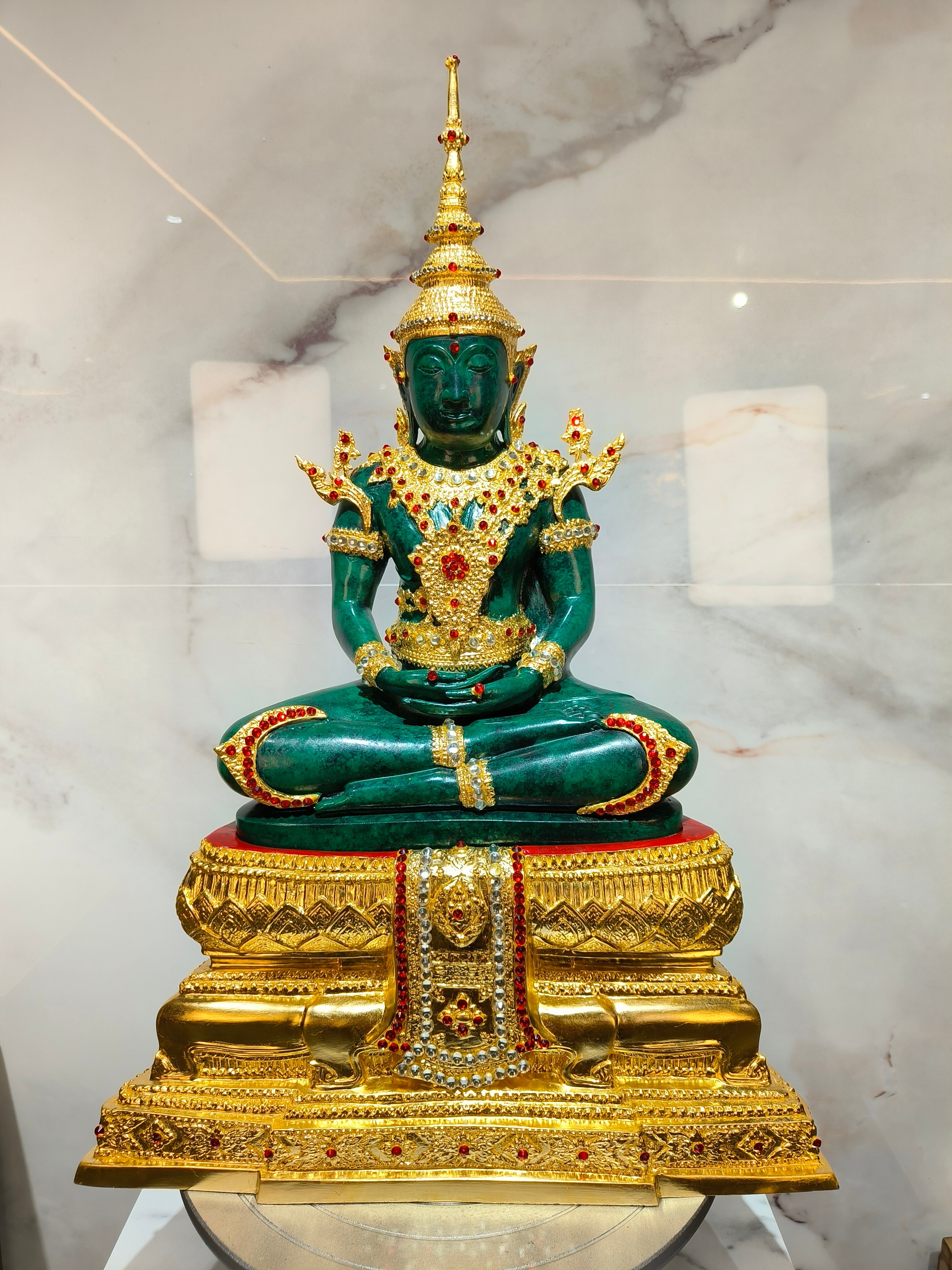 พระพุทธรูป พระแก้วมรกต ทรงเครื่องฤดูร้อน หน้าตัก 9 นิ้ว