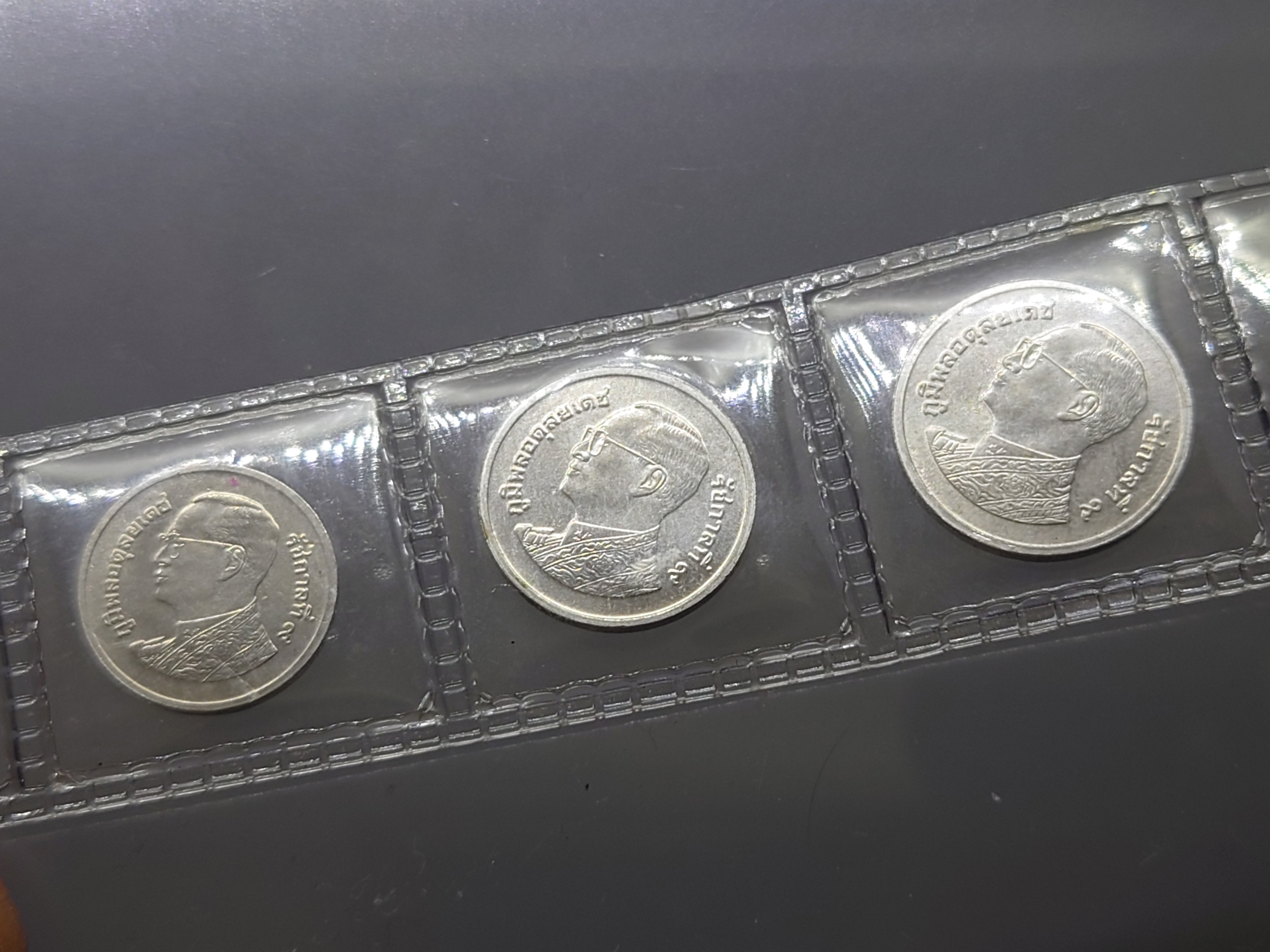 ที่คั่นหนังสือ ชุดเหรียญสตางค์ ปี 2553 ไม่ผ่านใช้