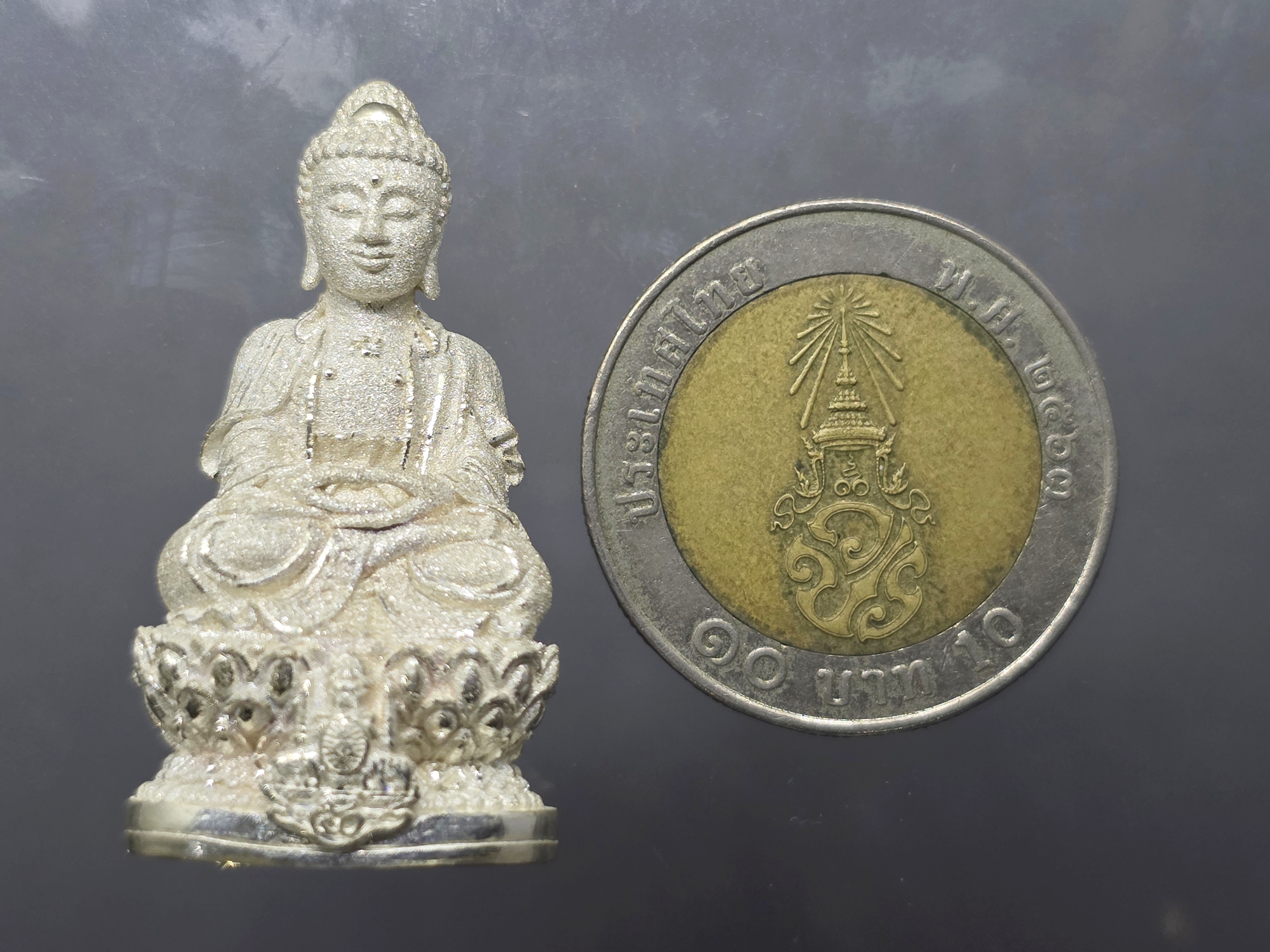 พระกริ่งจีน ต้าเยิ่นถะ เนื้อเงิน รุ่นกาญจนาภิเษกครองราชย์ 50 ปี วัดบวรนิเวศวิหาร ปี2538 พร้อมกล่องเดิม นิยม หายาก