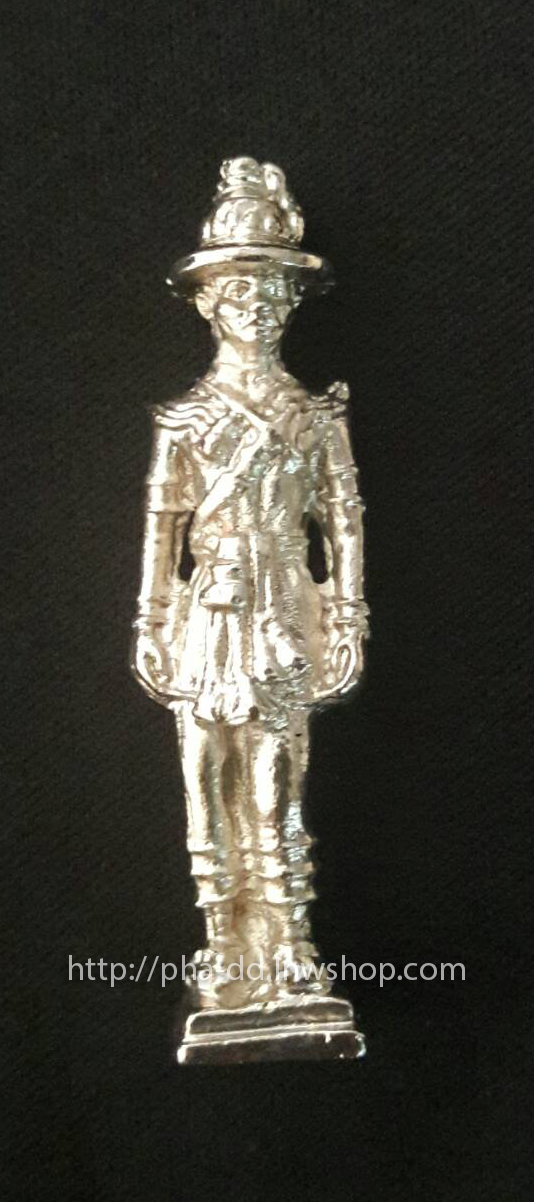 รูปหล่อสมเด็จพระเจ้าตากสิน ค่ายตากสินจันทบุรี หลวงปู่ทิม วัดละหารไร่ ปลุกเสก ปี 2518