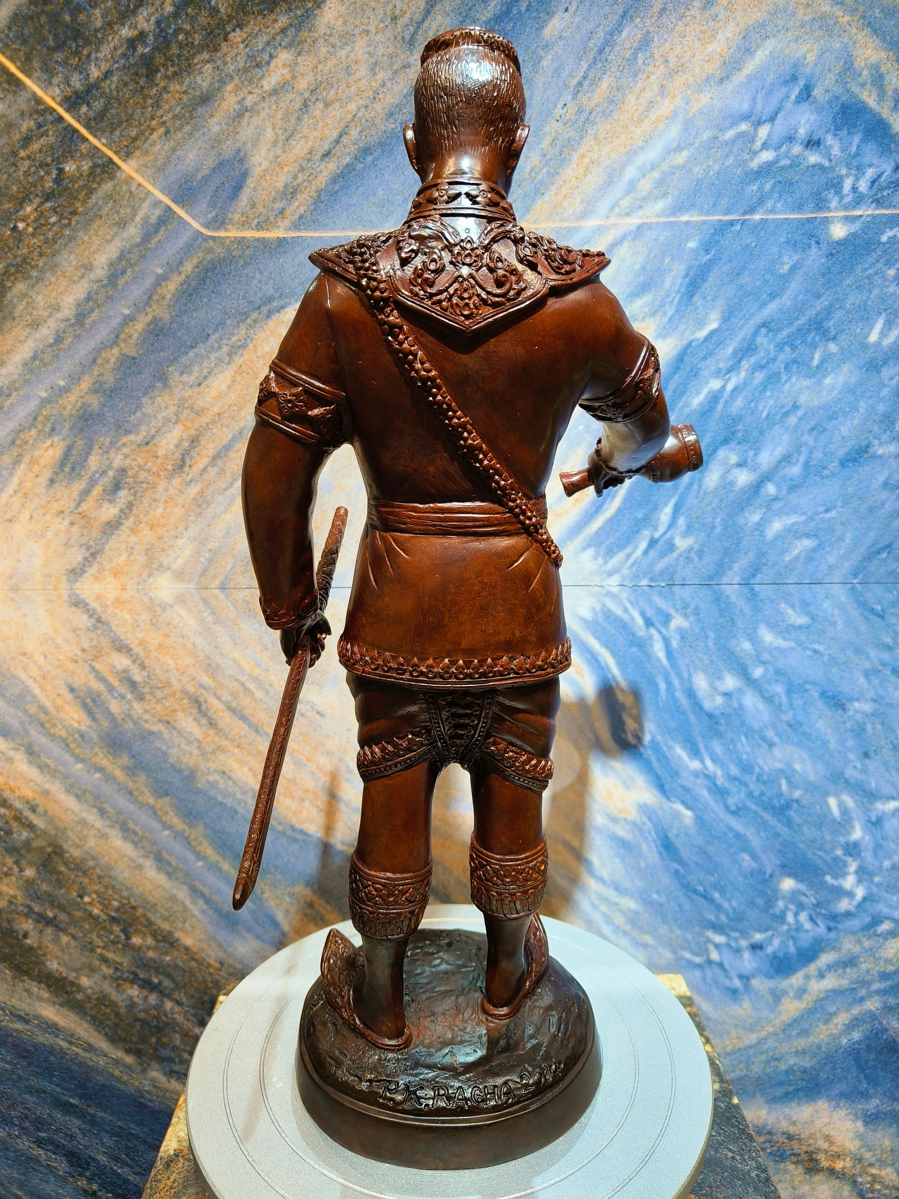 รูปหล่อ พระนเรศวร ยืนหลั่งทักษิโณทก หน้าตัก 9 นิ้ว