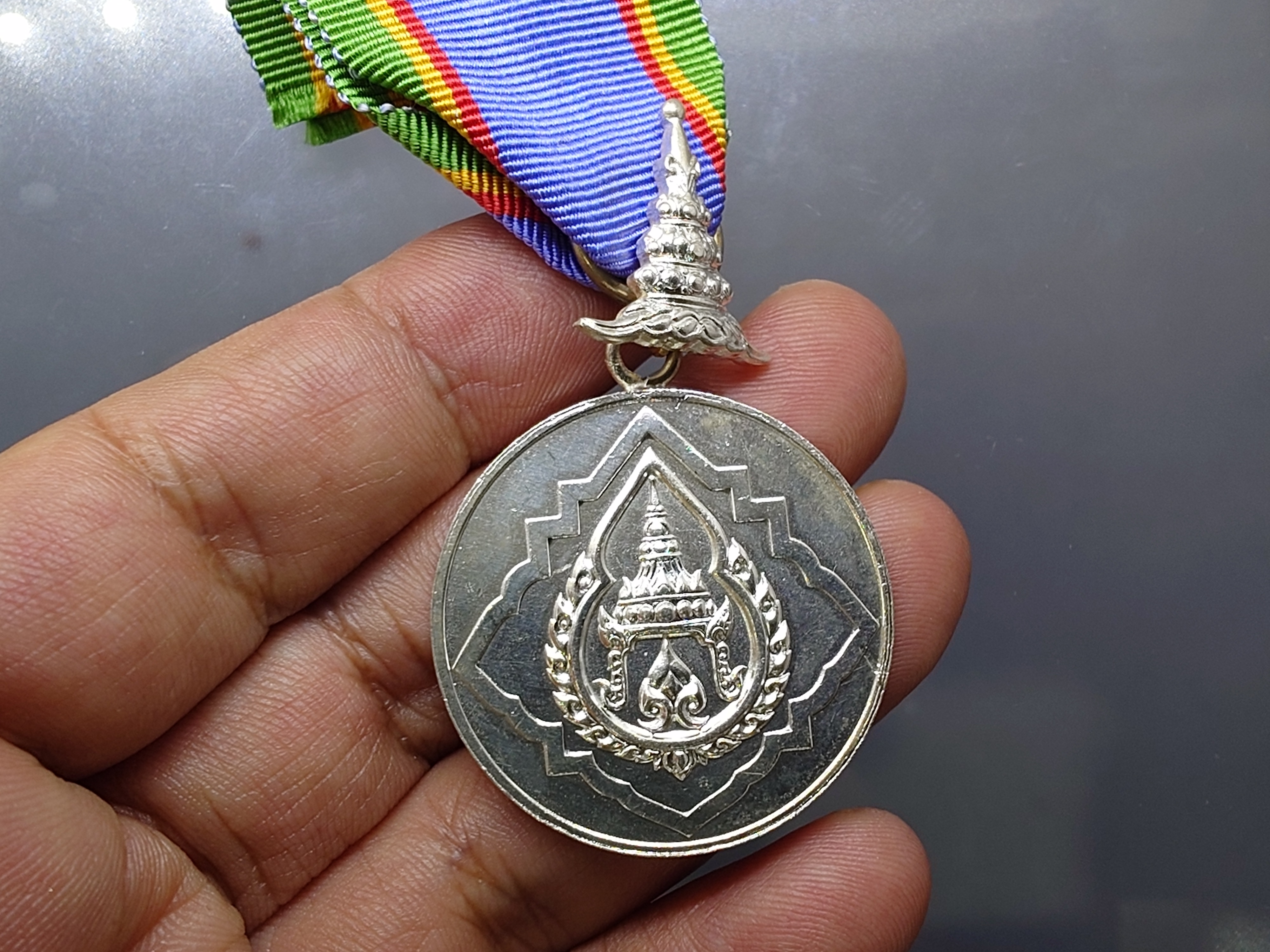 แพรแถบ เครื่องราชๆ มงกุฎไทย จปร เนื้อเงิน (แบบชาย) พร้อมกล่องเดิม