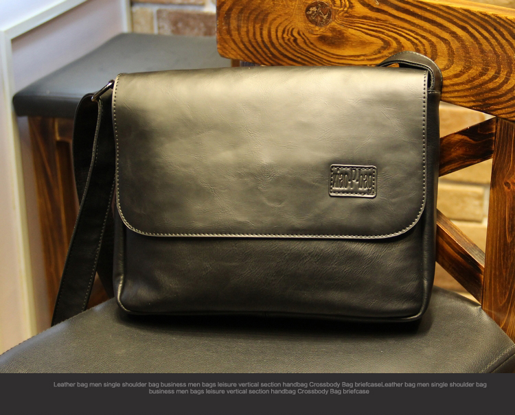 กระเป๋าสะพายข้างผู้ชาย รหัส A004