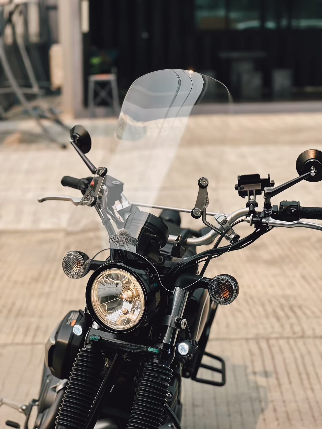 ชิวหน้า ไฟกลม ทรงสูง 47 ซม. สีใส