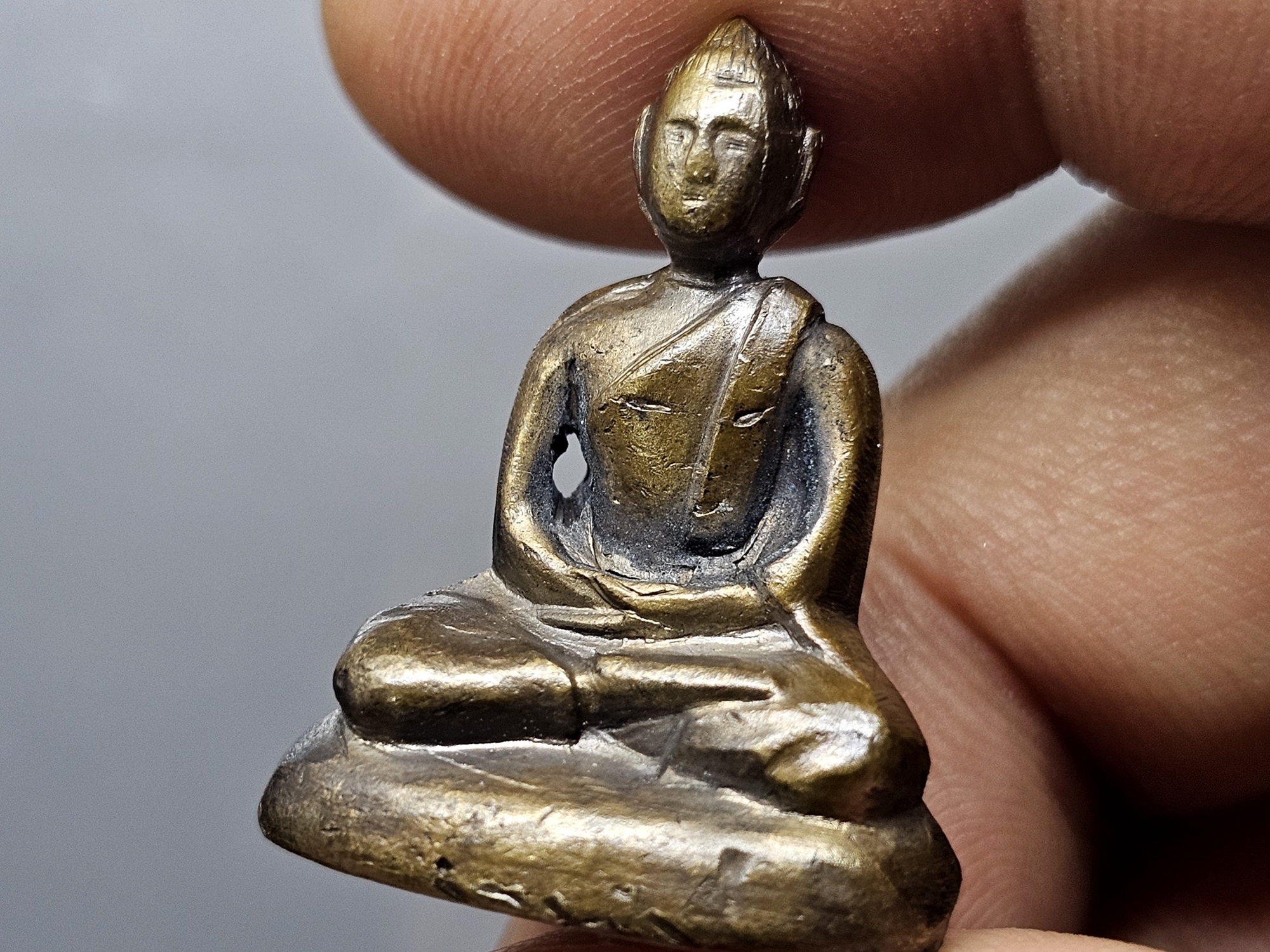 พระกริ่ง ฝีพระหัตถ์สมเด็จย่า ปี 2515 ฟอร์มพระสวย เข้มขลัง