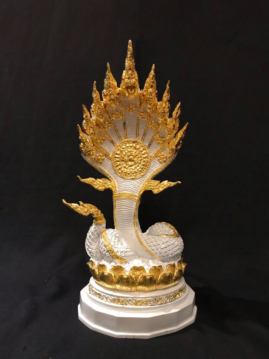 รูปหล่อพญานาค 9 เศียร ปั้นโดย ศิลปินดัง ปลุกเสก พิธีใหญ่
