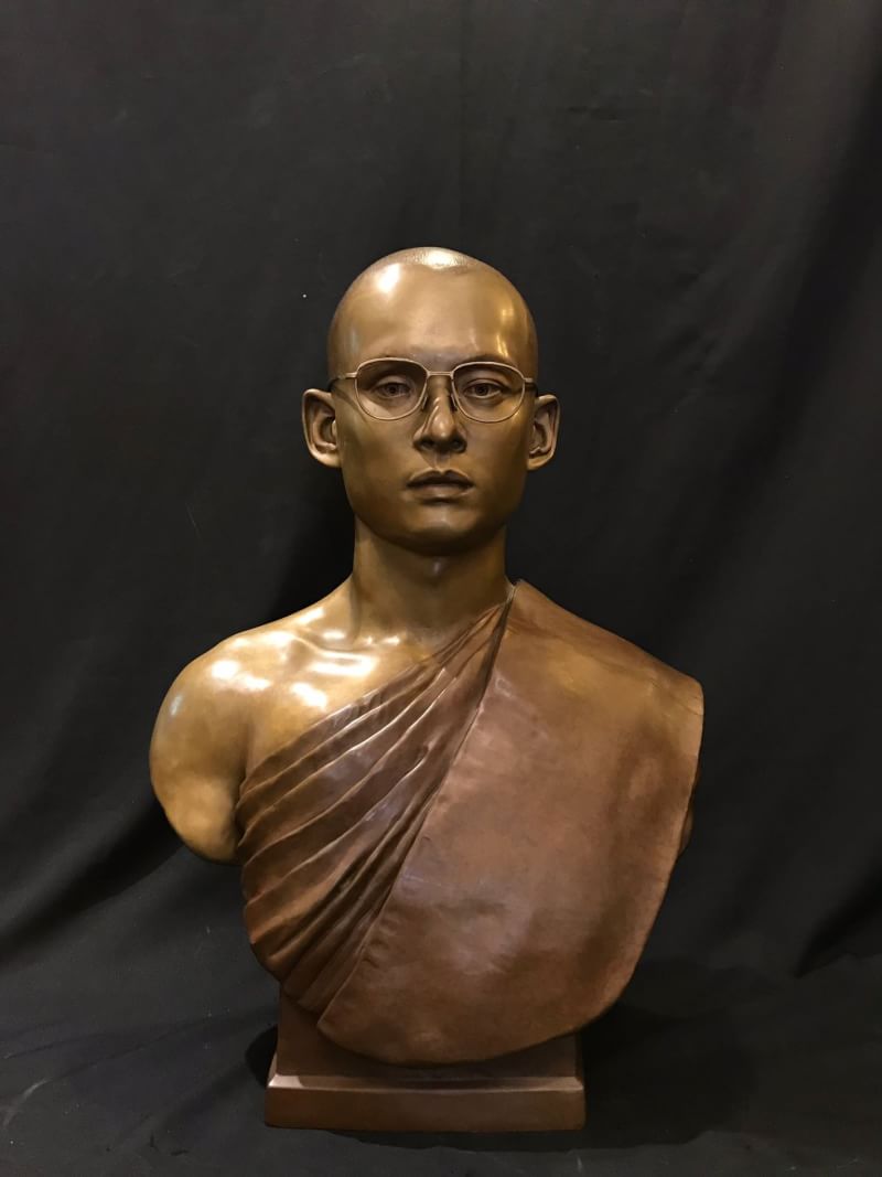 พระบรมรูปหล่อในหลวง รัชกาลที่ 9 ทรงผนวช เนื้อบรอนซ์ องค์ใหญ่