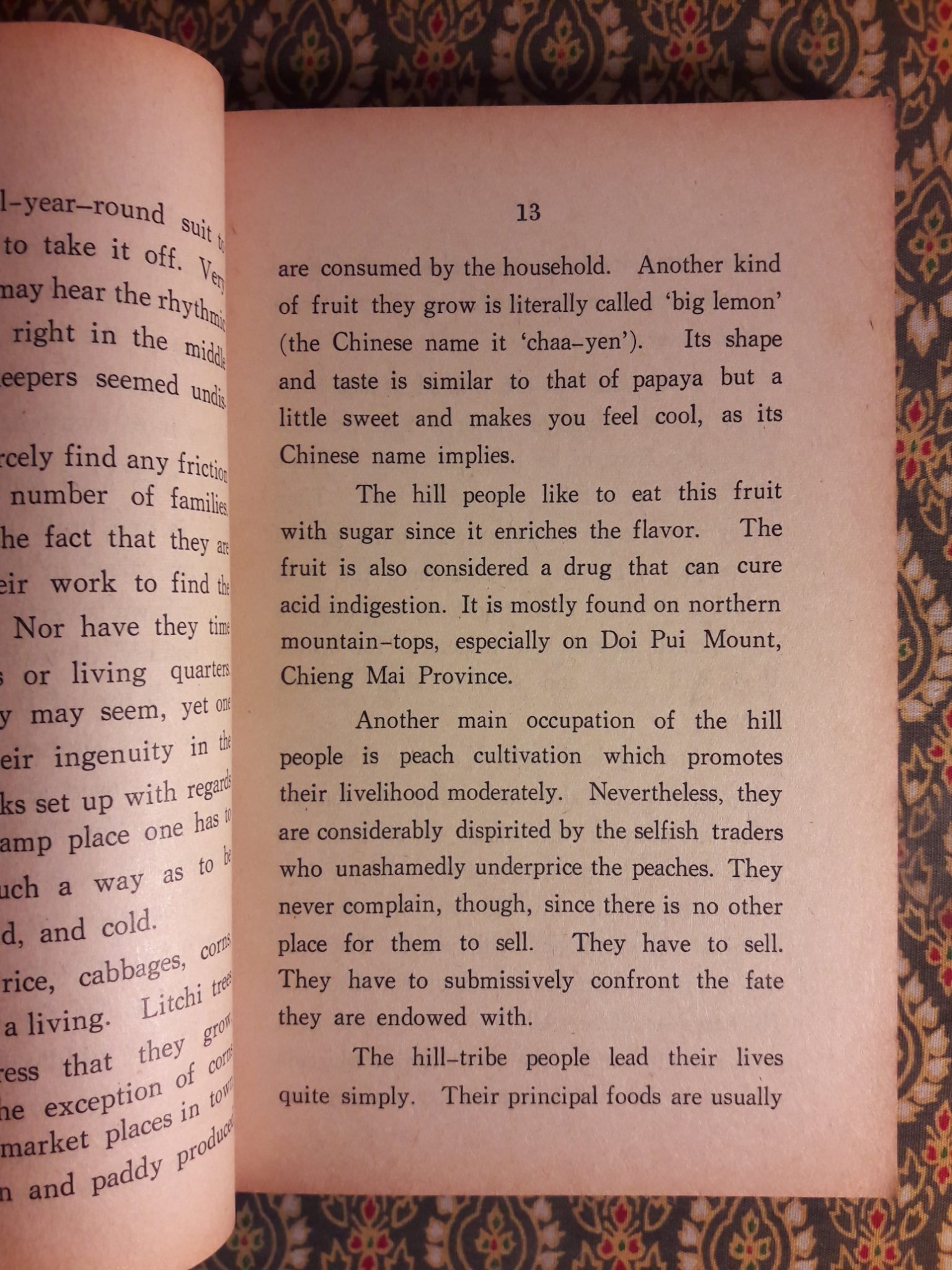 ประวัติและประเพณีชาวเขาเผ่าแม้ว ฉบับสองภาษาไทย - อังกฤษ