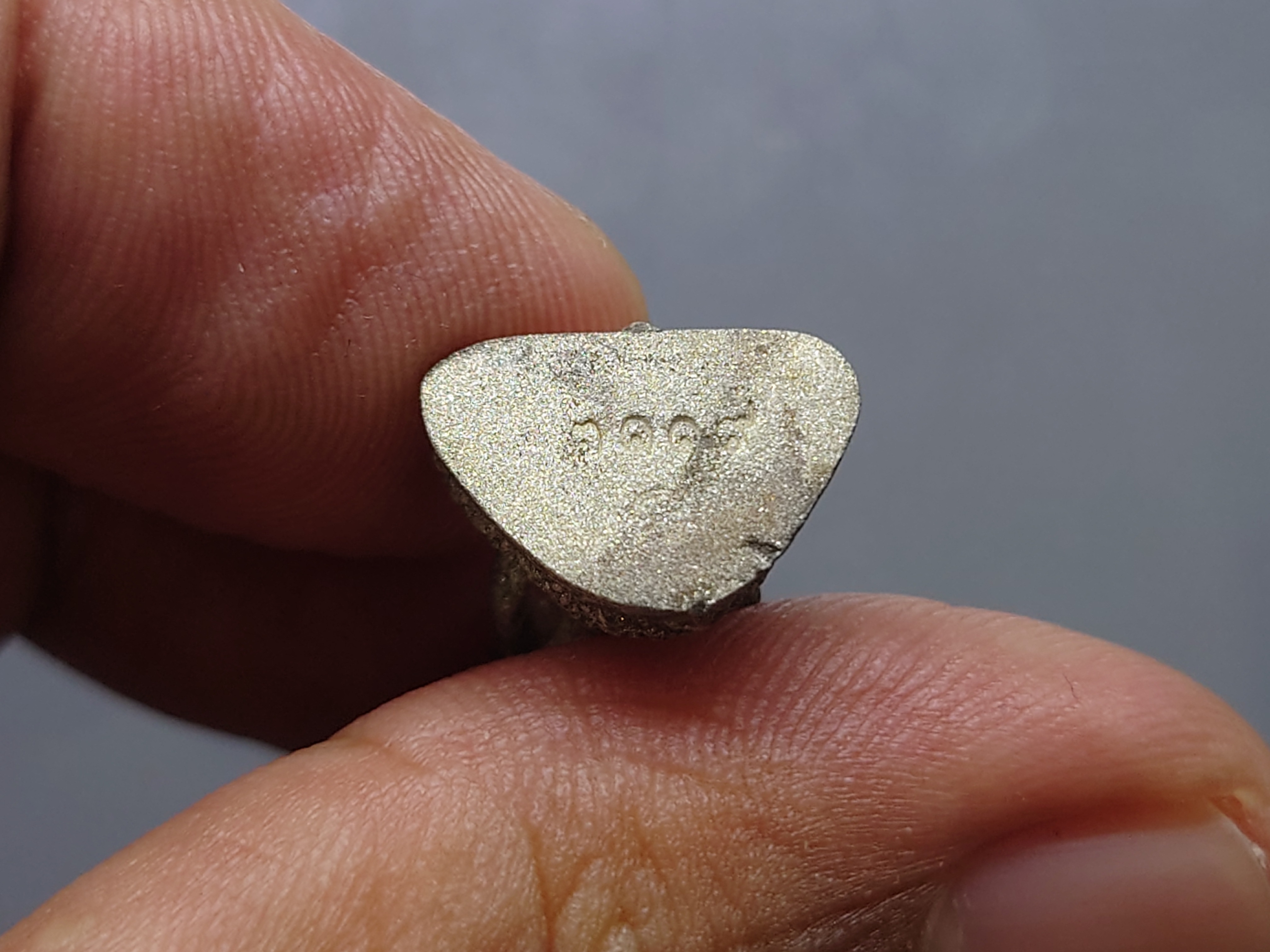 พระแก้วมรกต สธ.ทรงฤดูร้อน ลอยองค์ เนื้อเงินพ่นทราย สมเด็จพระเทพฯจัดสร้าง วัดบวรนิเวศวิหาร ปี 2538 พร้อมกล่องเดิม รับประกันแท้