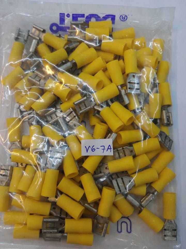 หางปลาV6-7ฺA/YELLOWสีเหลืองยี้ห้อT-LUG (ราคาตัวล่ะ)