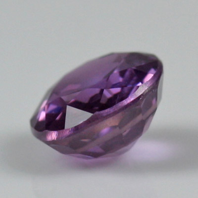 **ขายแล้ว**แซปไฟร์สีม่วง (Violet Sapphire) 0.83 กะรัต สีม่วงอมน้ำเงิน รูปไข่ ไฟดี