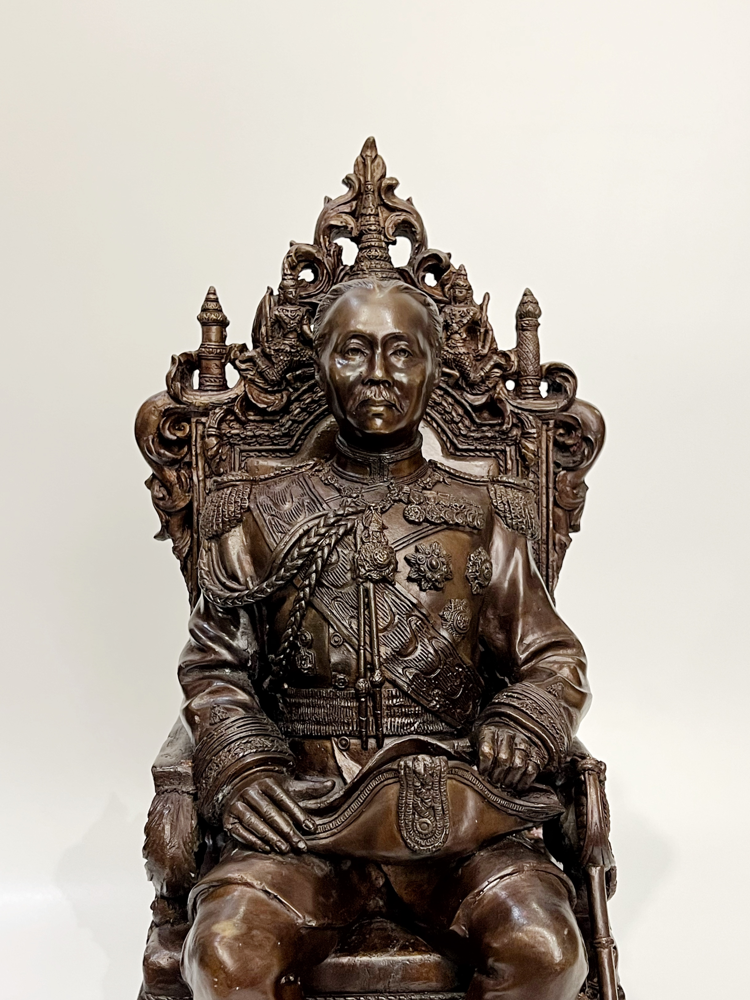 รูปหล่อรัชกาลที่ 5 นั่งบัลลังก์ หน้าตัก 9 นิ้ว เทิดพระเกียรติ ร.5 มหาราช