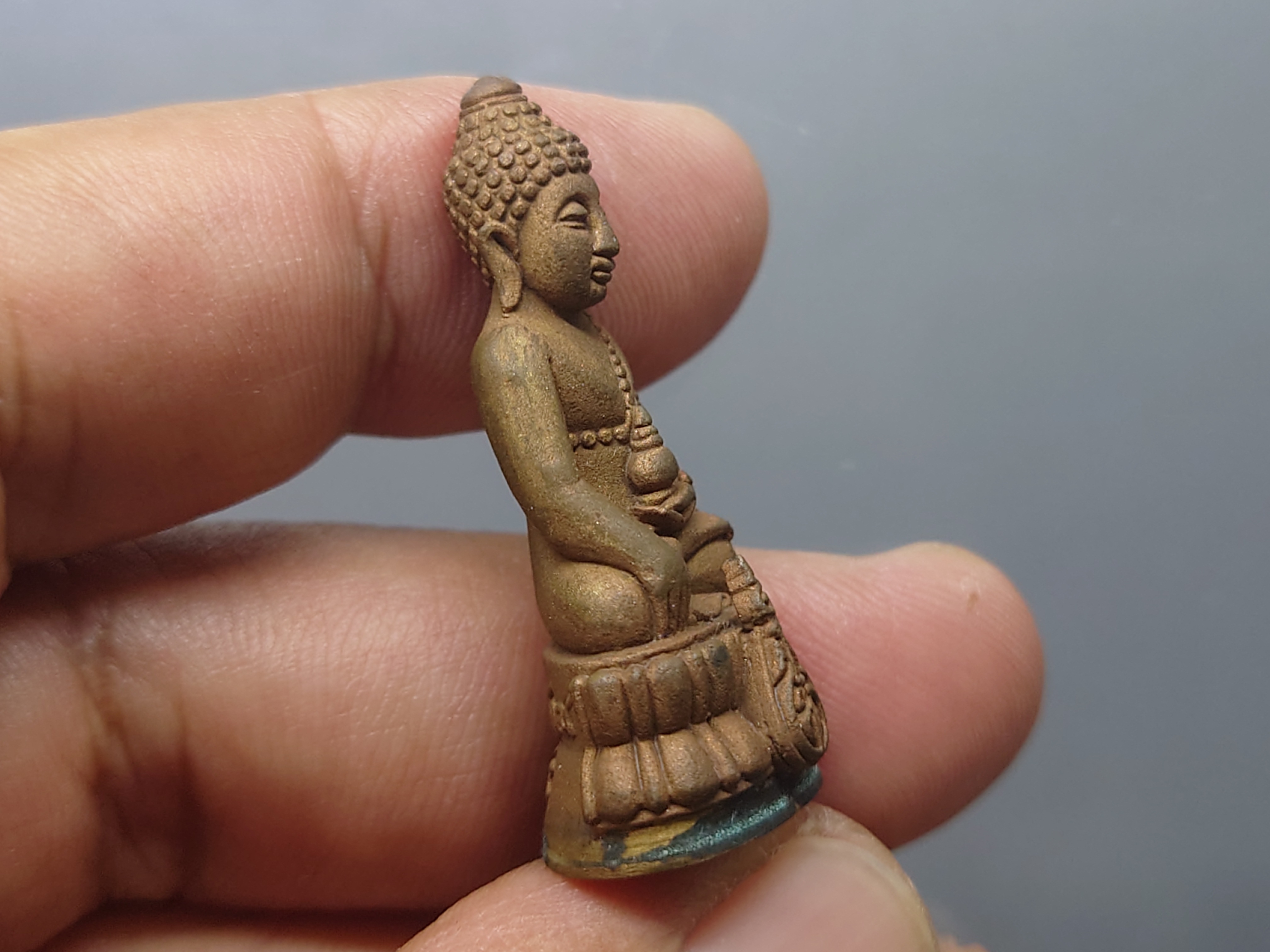 พระกริ่งธรรมวชิรญาณ ปสข.เนื้อทองแดงเถื่อน ที่ระลึกเปิดที่ทำการสถานีตำรวจนครบาลจักรวรรดิ พุทธาภิเษก ณ วัดบวรนิเวศวิหาร ปี2544 พร้อมกล่องเดิม