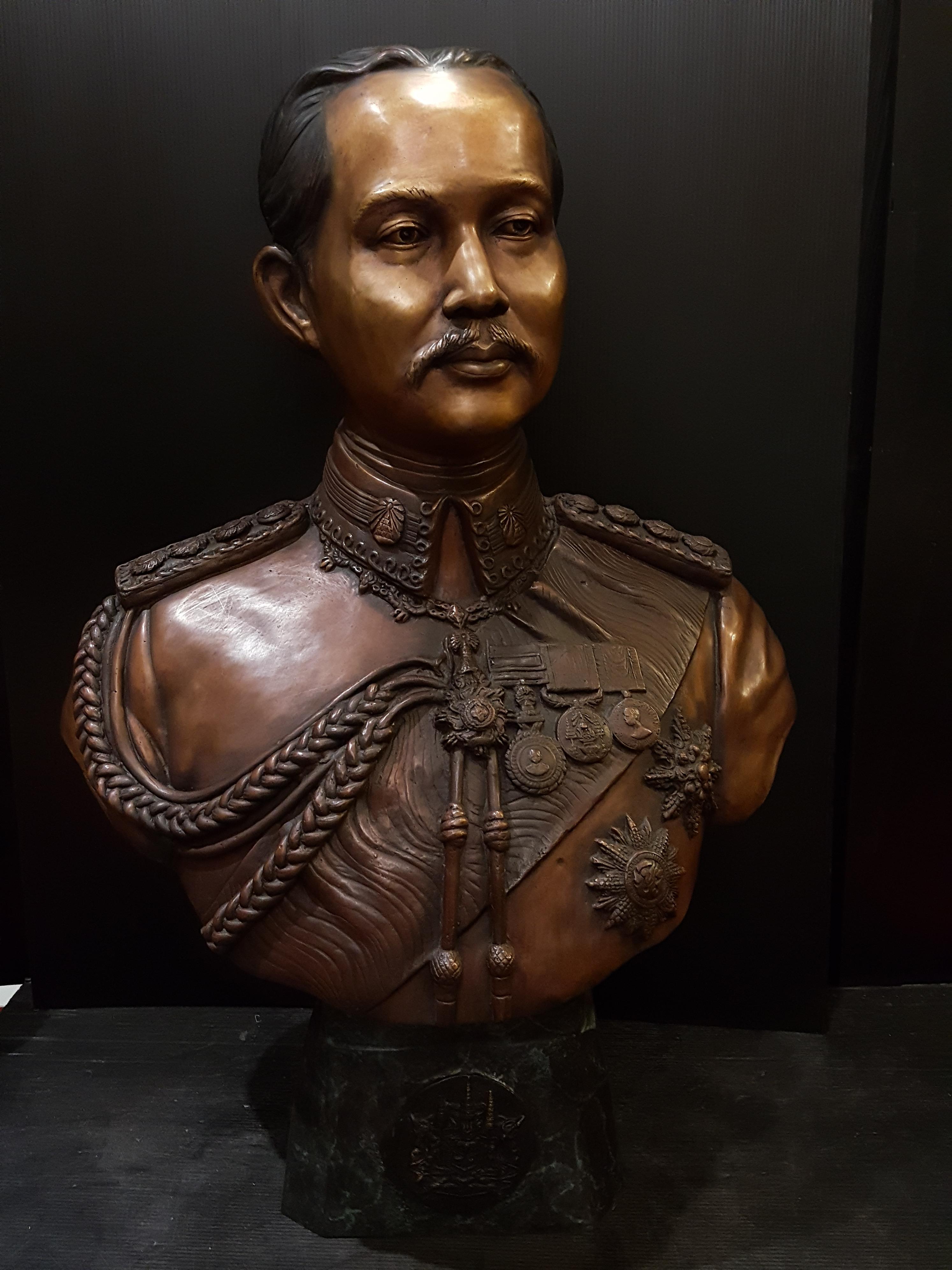 พระบรมรูปหล่อในหลวง รัชกาลที่ 5 รุ่น ขนาดใหญ่พิเศษ