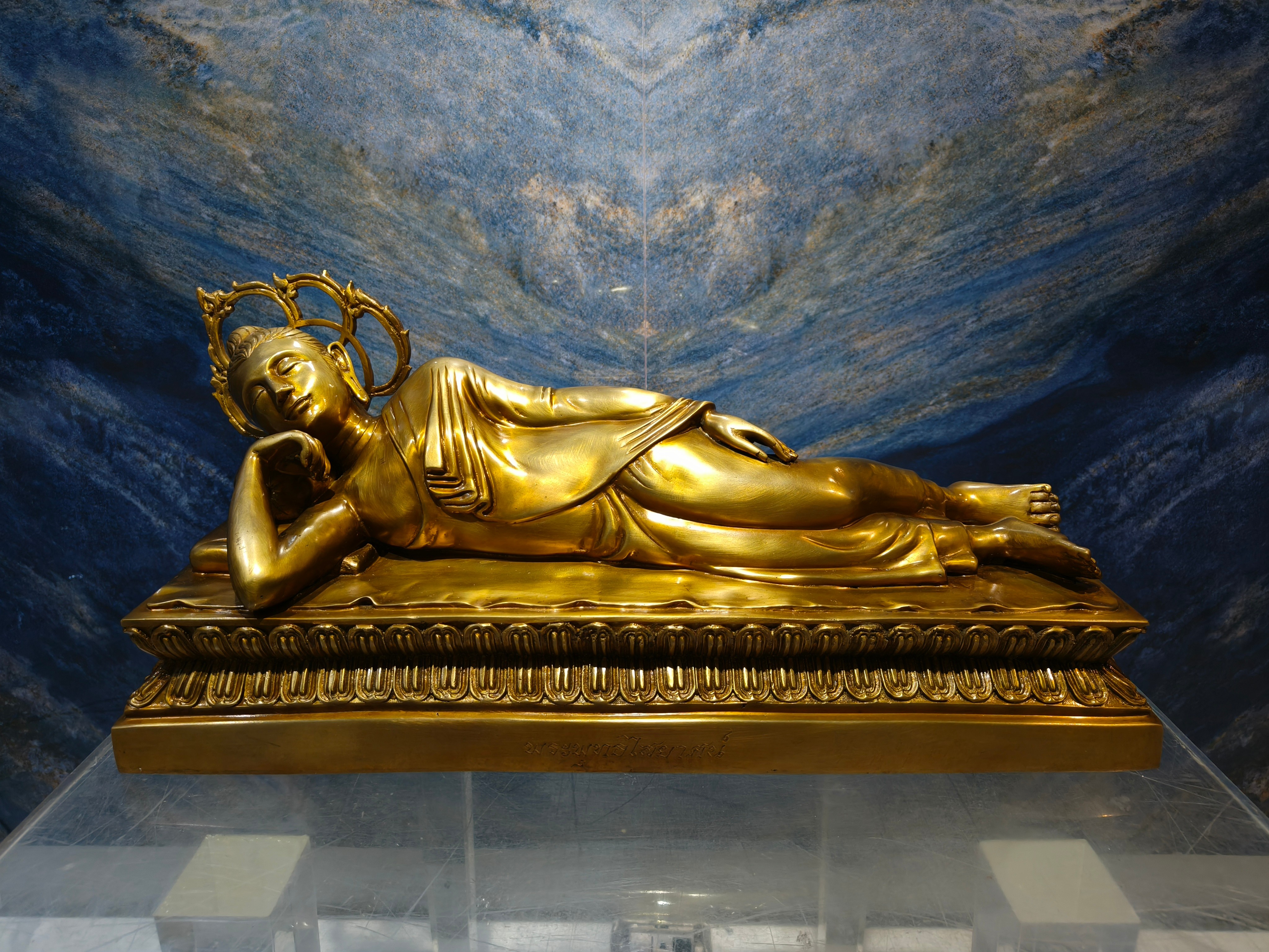 พระพุทธรูป ปางไสยาสน์ หน้าตัก 9 นิ้ว วัดราชาธิราช กรุงเทพมหานคร ปี พ.ศ.2539