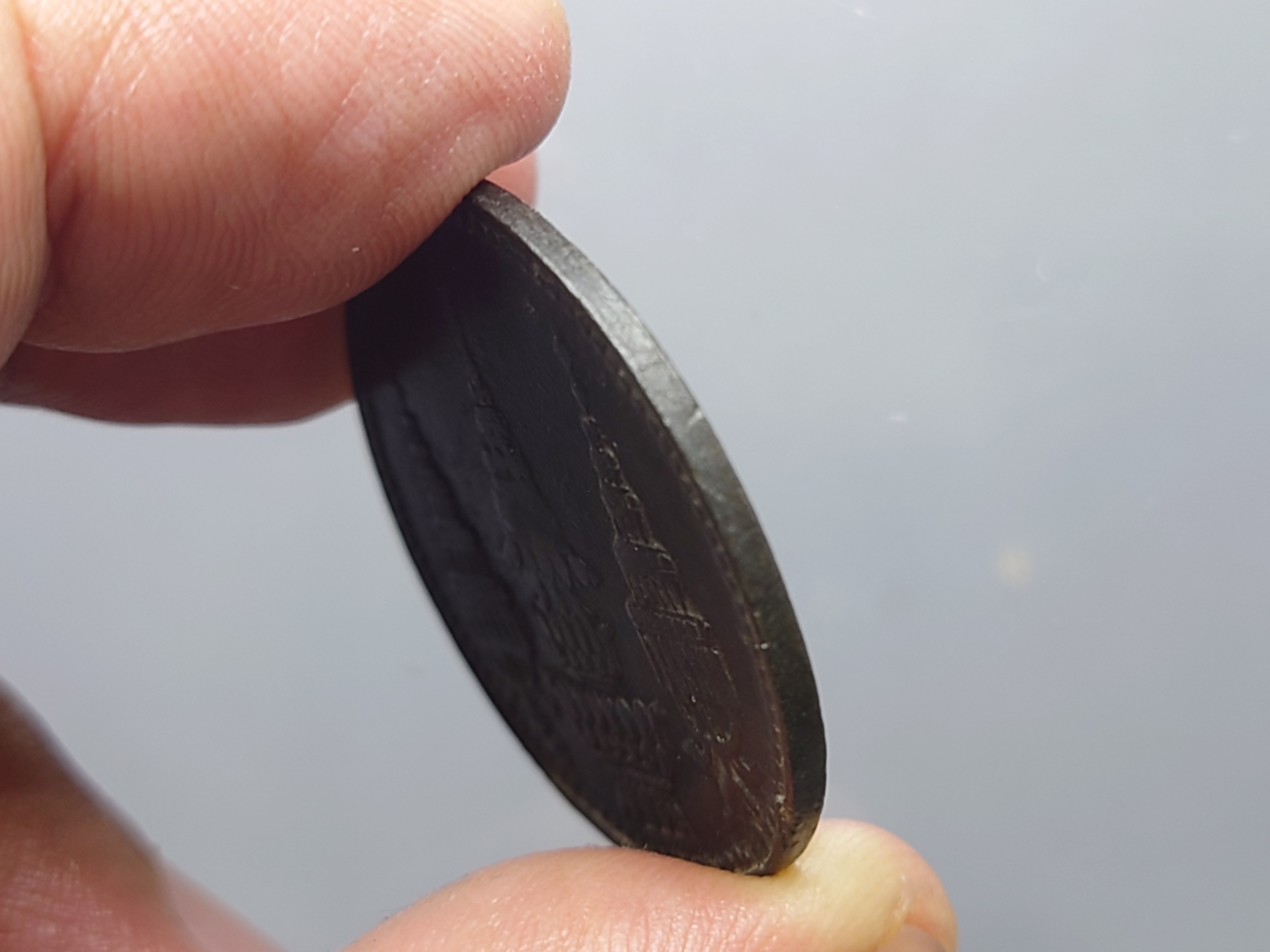 เหรียญโสฬส ดีบุก พระจุลมงกุฎ-พระแสงจักร รัชการที่5 พ.ศ. 2411 สภาพสวย