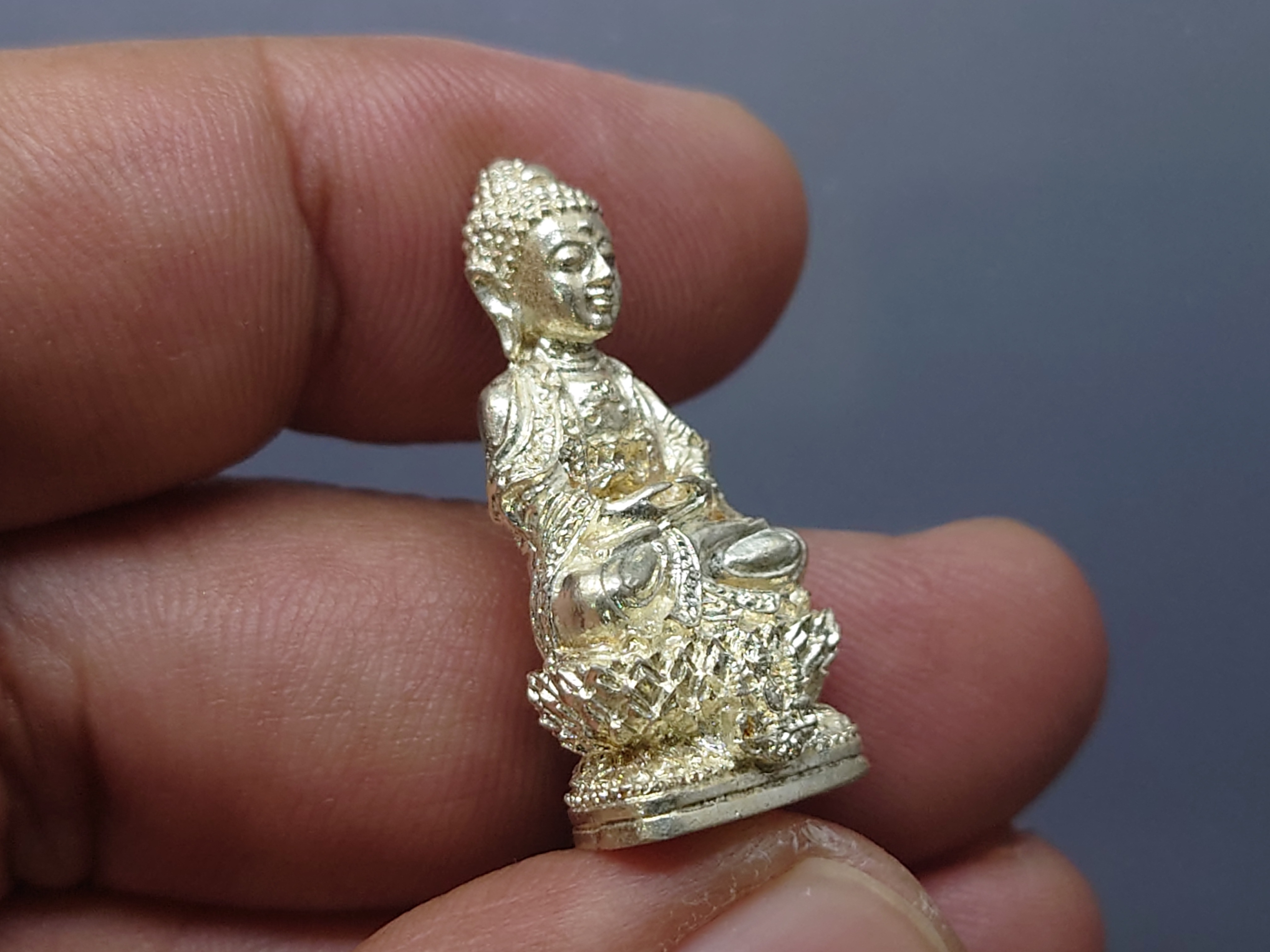 พระกริ่งจีน ต้าเยิ่นถะ เนื้อเงิน โครงการสร้างอาคารเรียน โรงเรียนกาญจนาภิเษกสมโภช ออก วัดบวรนิเวศวิหาร ปี2539 พร้อมกล่องเดิม