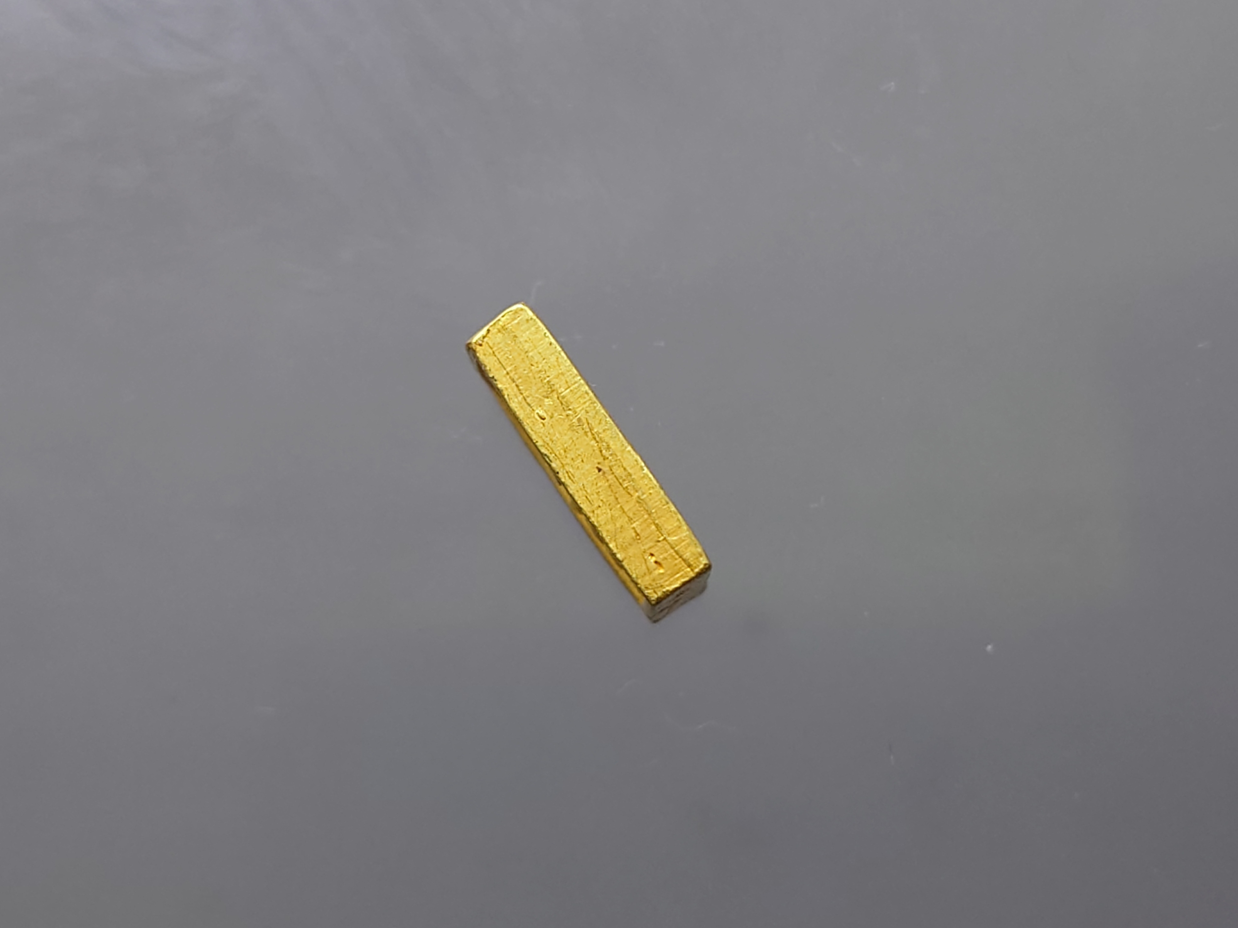 พระของขวัญวัดปากน้ำ เนื้อทองคำ (หนัก 3.78 กรัม) รุ่นซื้อที่ดินถวาย(พิมพ์มหาปฐพี) พิมพ์เล็ก วัดปากน้ำ 2534