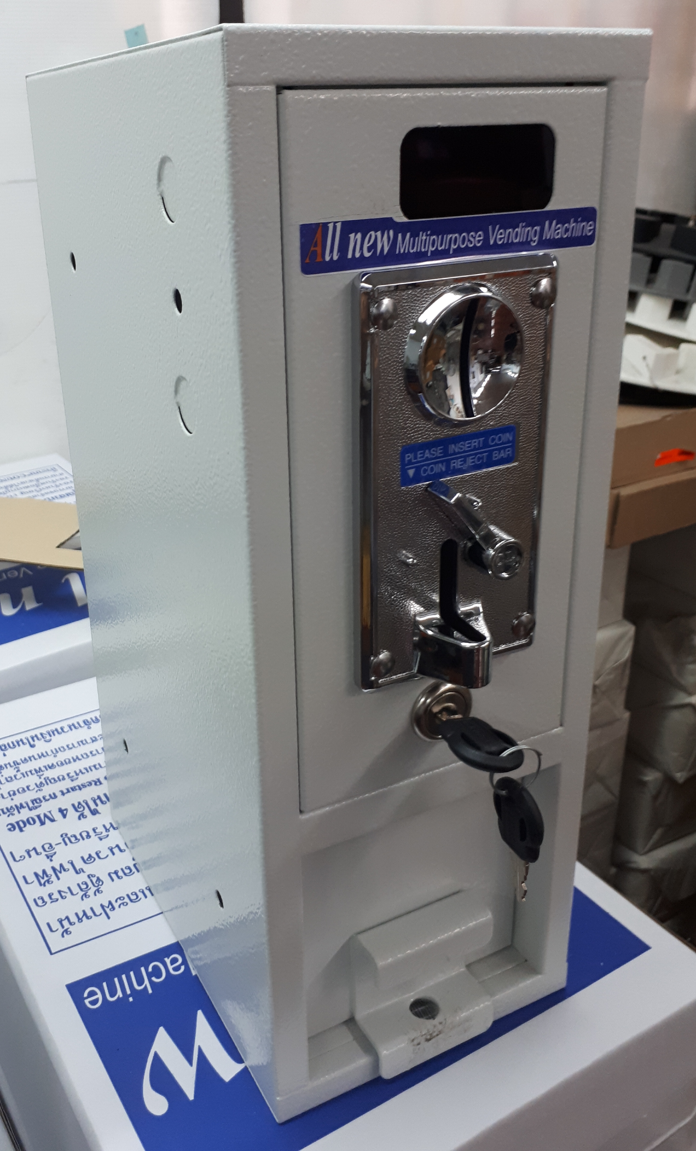 กล่องหยอดเหรียญ สำหรับเครื่องซักผ้า , โต๊ะสนุ๊ก , เกมส์ ฯลฯ ราคากล่อง 1,990 บาท รุ่นใหม่สามารถนับเหรียญในกล่องได้ด้วย