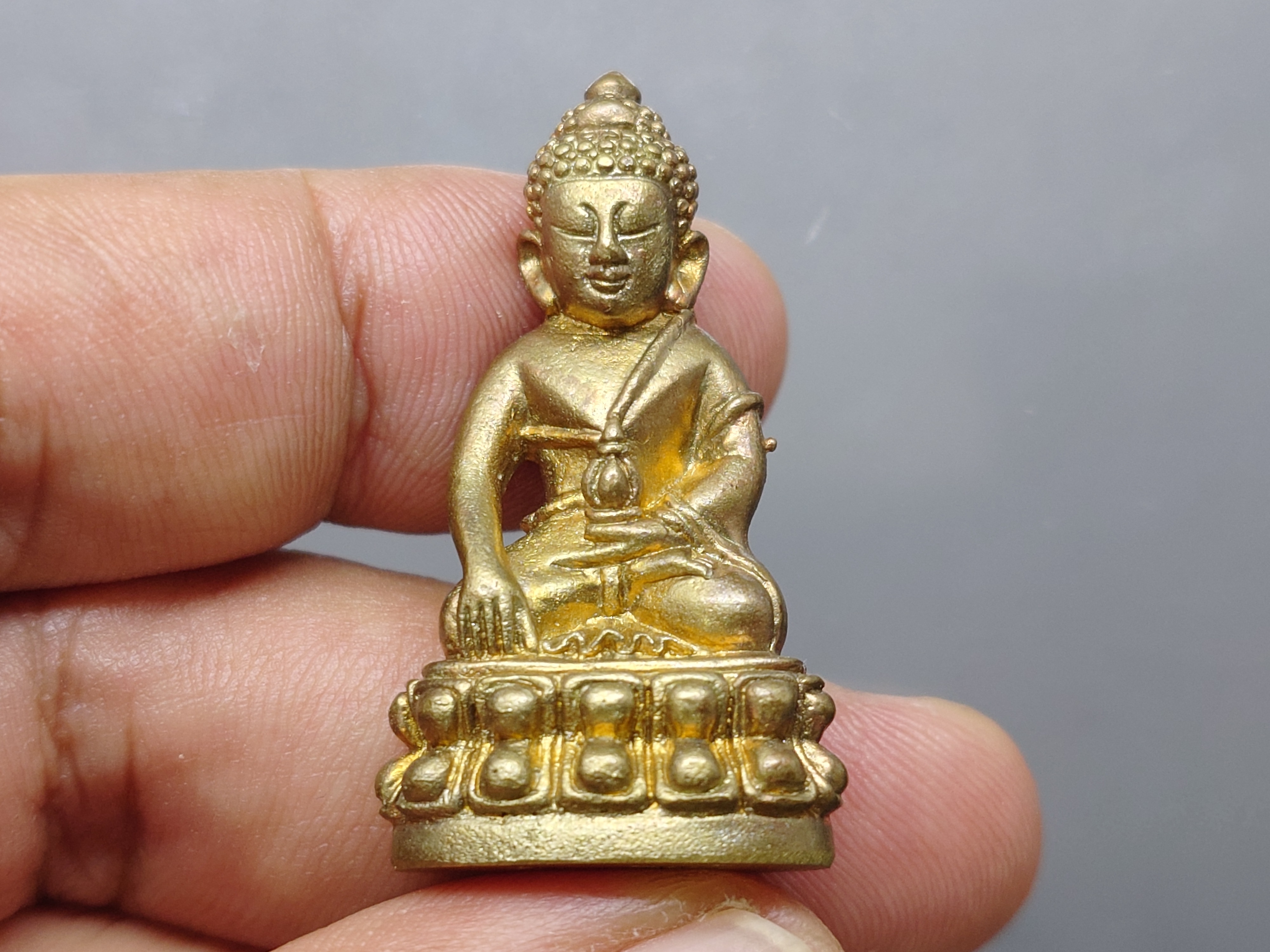 พระกริ่งหลวง เนื้อทองทิพย์ ต๊อกโค๊ต พิธีสมโภช 76 จังหวัด วัดสุทัศนเทพวราราม ปี2549 พร้อมกล่องเดิม