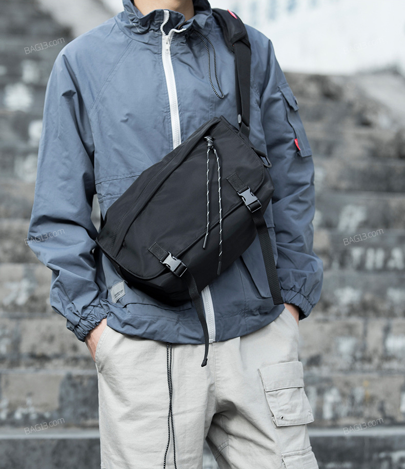 กระเป๋าสะพายข้างผู้ชาย รหัส A025