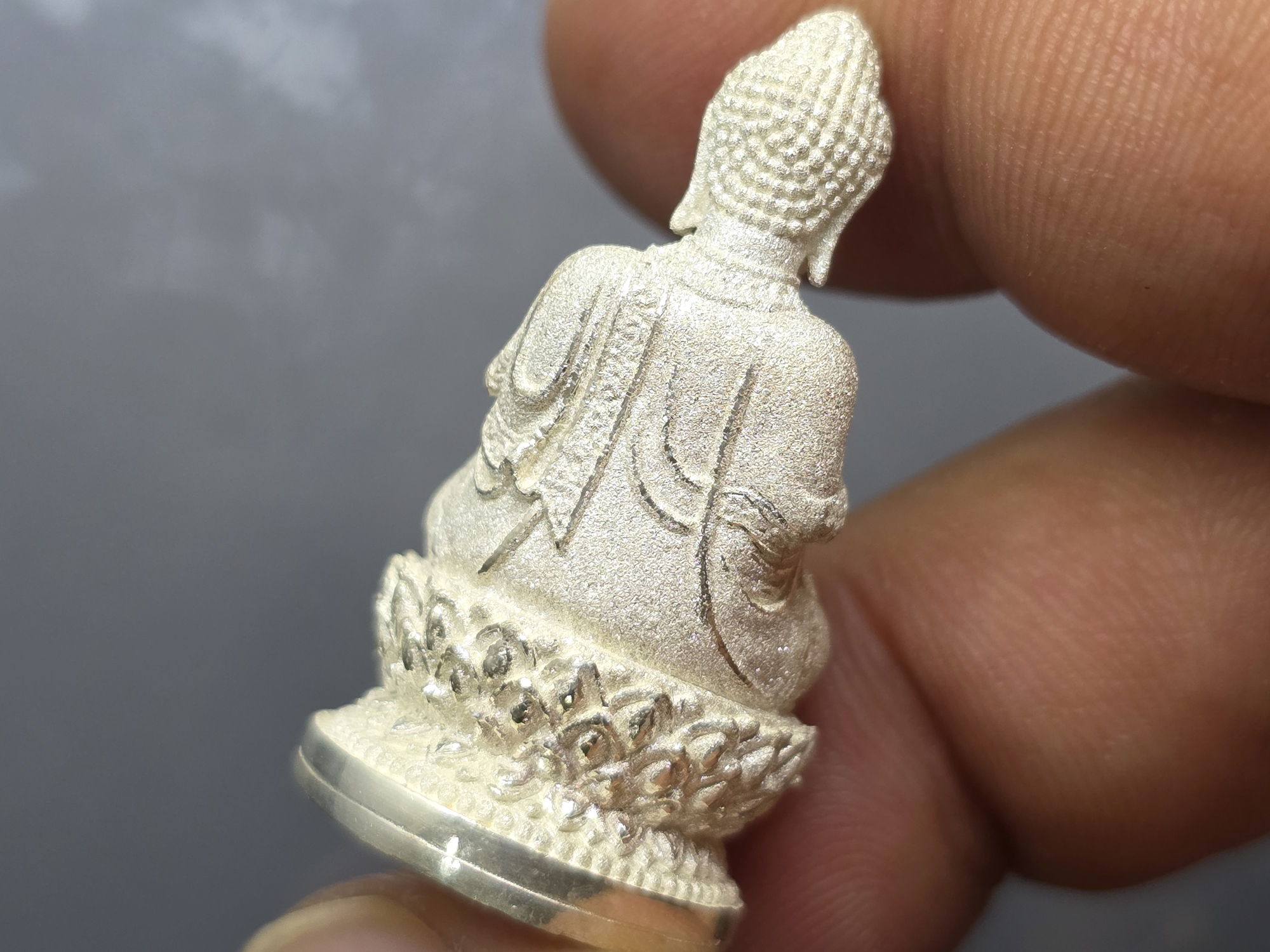 พระกริ่งจีน ต้าเยิ่นถะ เนื้อเงิน รุ่นกาญจนาภิเษกครองราชย์ 50 ปี วัดบวรนิเวศวิหาร ปี2538 พร้อมกล่องเดิม นิยม หายาก