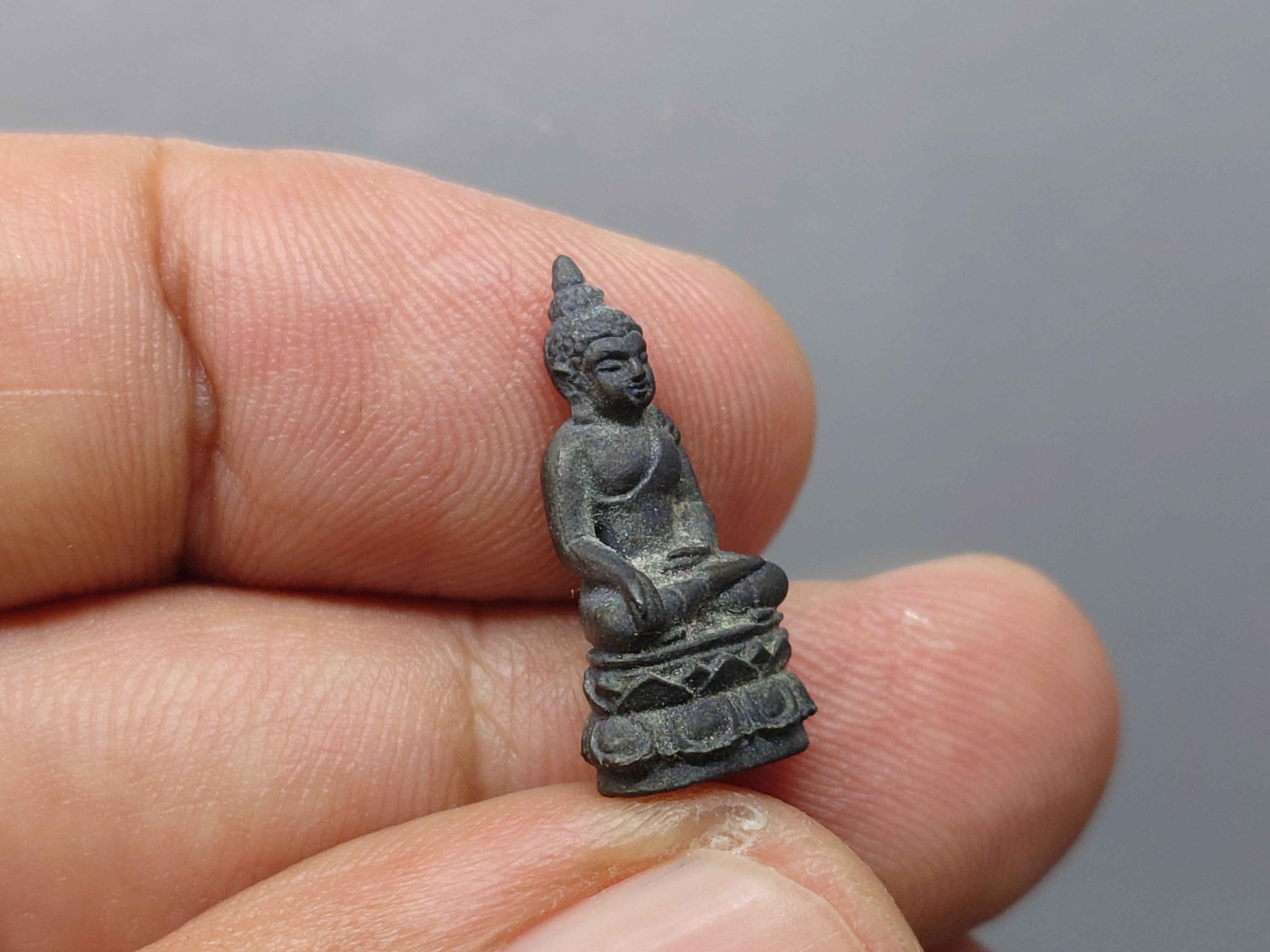 พระกริ่ง-พระชัยวัฒน์ ไพรีพินาศ ญสส เนื้อสัมฤทธิ์ วัดบวรนิเวศวิหาร ปี 2544 พร้อมกล่องเดิม