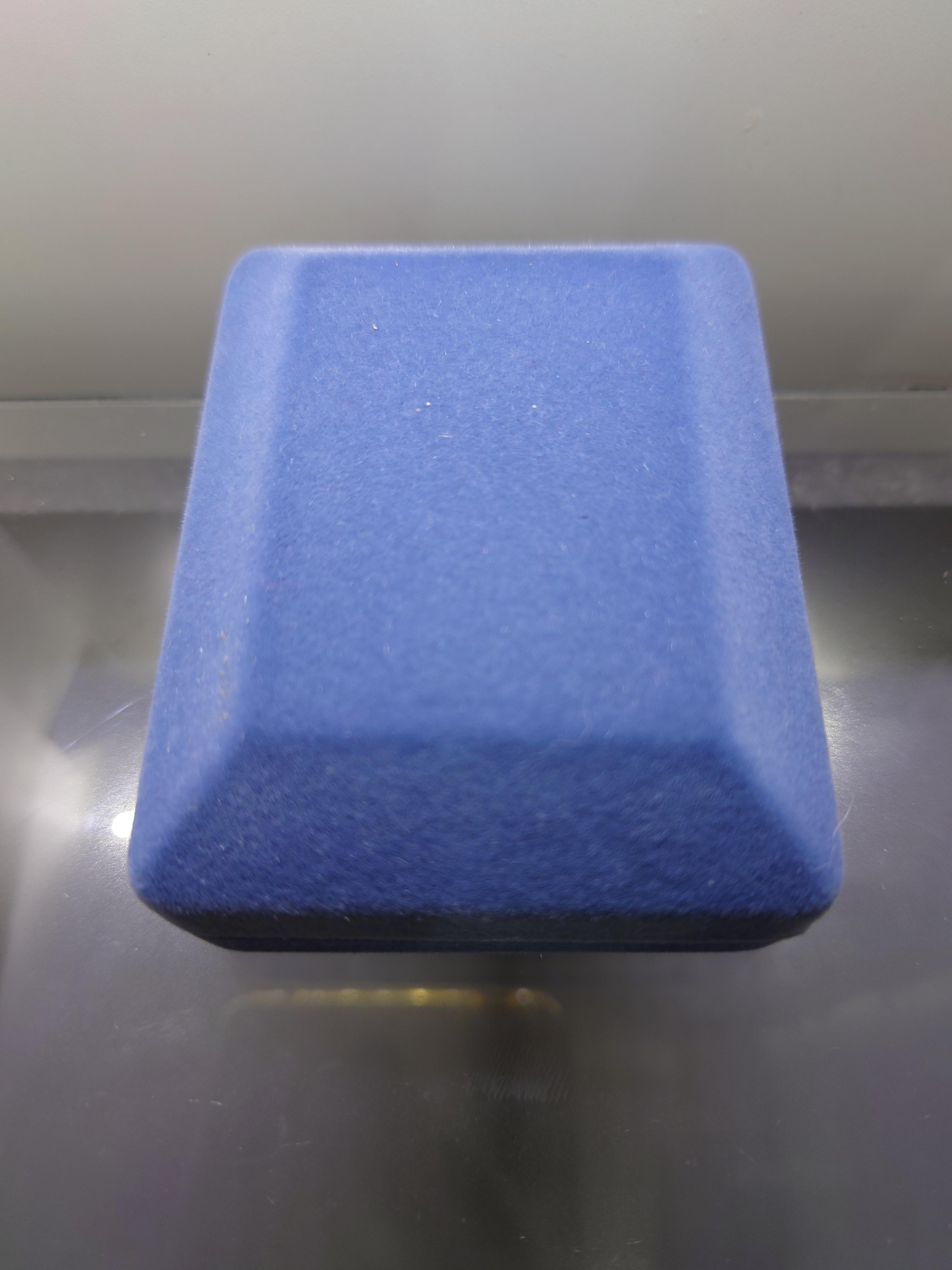 พระกริ่งพุทธมหาบารมีนุภาพพิสุทธิ์ อนุตตรสังคามวิชัย เนื้อเงินรมดำ ผลงานศิลปินแห่งชาติ อ.จักรพันธุ์ โปรษยกฤต ปี2553 พร้อมกล่องเดิม หายาก