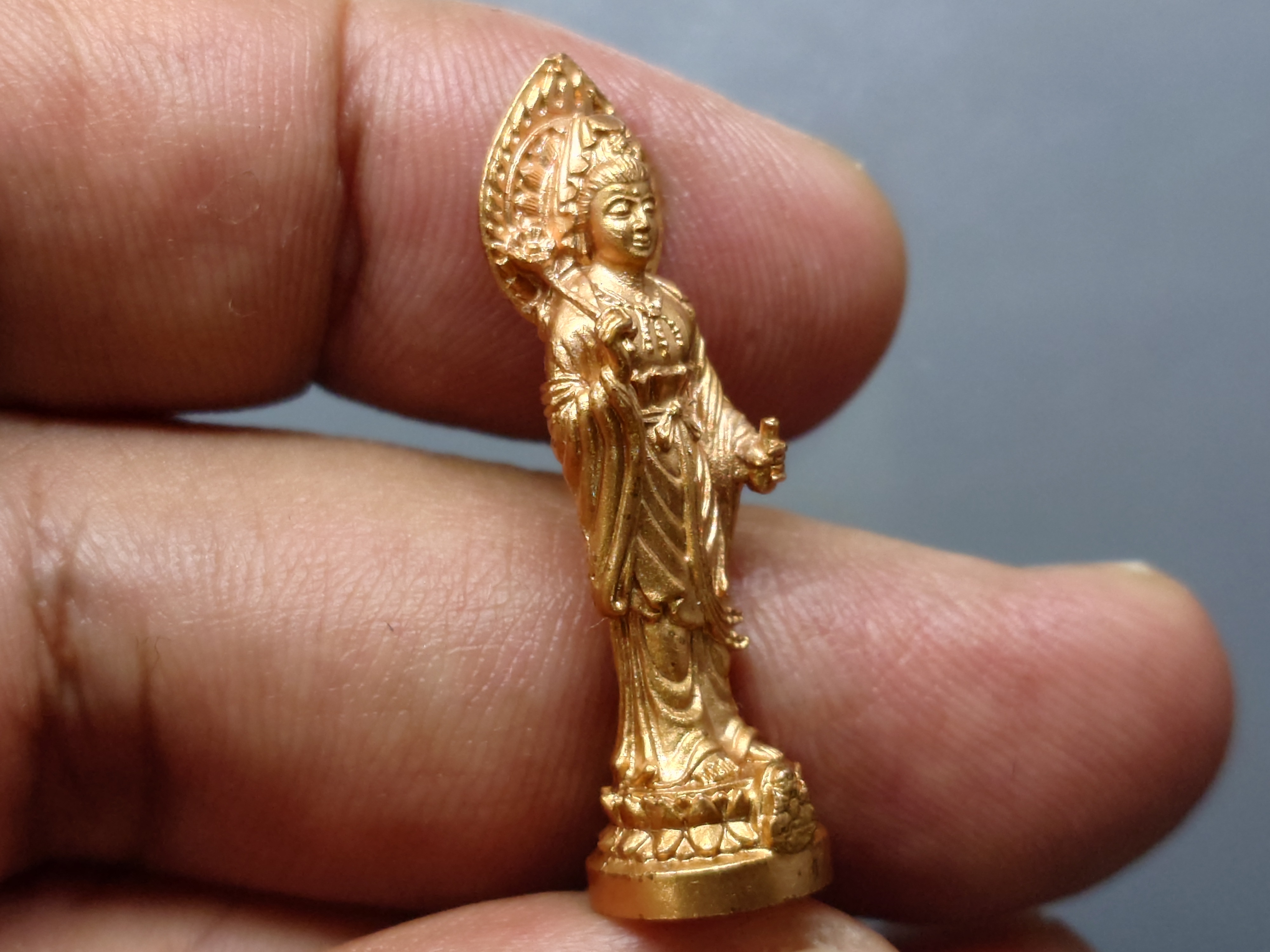 พระโพธิสัตว์อวโลกิเตศวร เจ้าแม่กวนอิม เนื้อกาหลั่ยนาค รุ่นฉลองปีกาญจนาภิเษก พิธีพุทธาภิเษก อ.หาดใหญ่ จ.สงขลา ปี2540