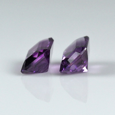 **ขายแล้ว**อเมทิสต์ (Amethyst) น้ำหนักรวม 0.94 กะรัต สีม่วง มาเป็นคู่