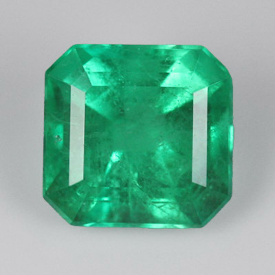 **ขายแล้ว**มรกตโคลัมเบีย (Colombian Emerald) 1.25 กะรัต เนื้อดี รูปร่างดี