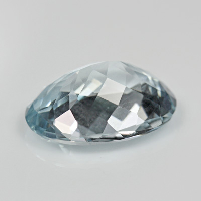อความารีน (Aquamarine) 1.78 กะรัต รูปไข่ สีฟ้าอ่อน น้ำทะเล