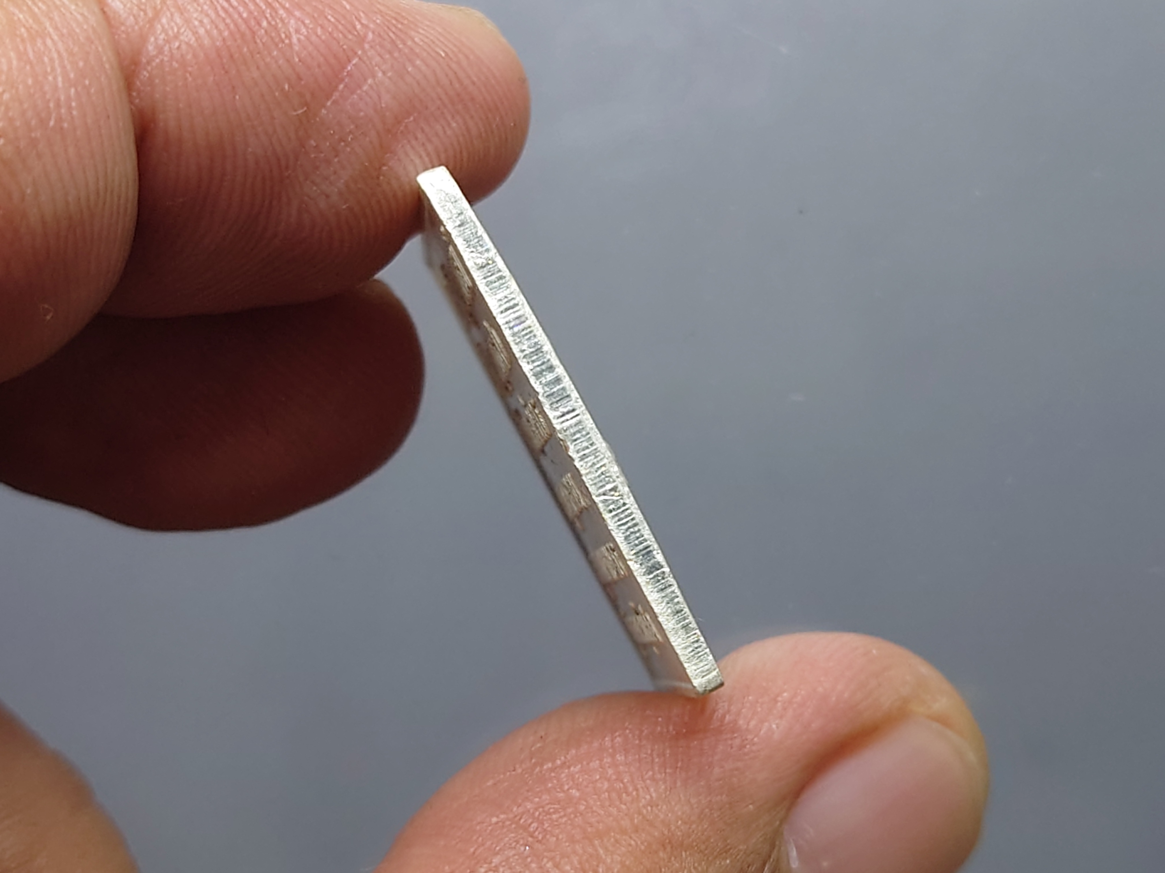 เหรียญแสตมป์ สมเด็จพระพุฒาจารย์ (โต พรหมรังสี) เนื้อเงินลงยา รุ่นฉลองอุโบสถ วัดอินทรวิหาร บางขุนพรหม ก.ท.ม. ปี2537 พร้อมตลับเดิม