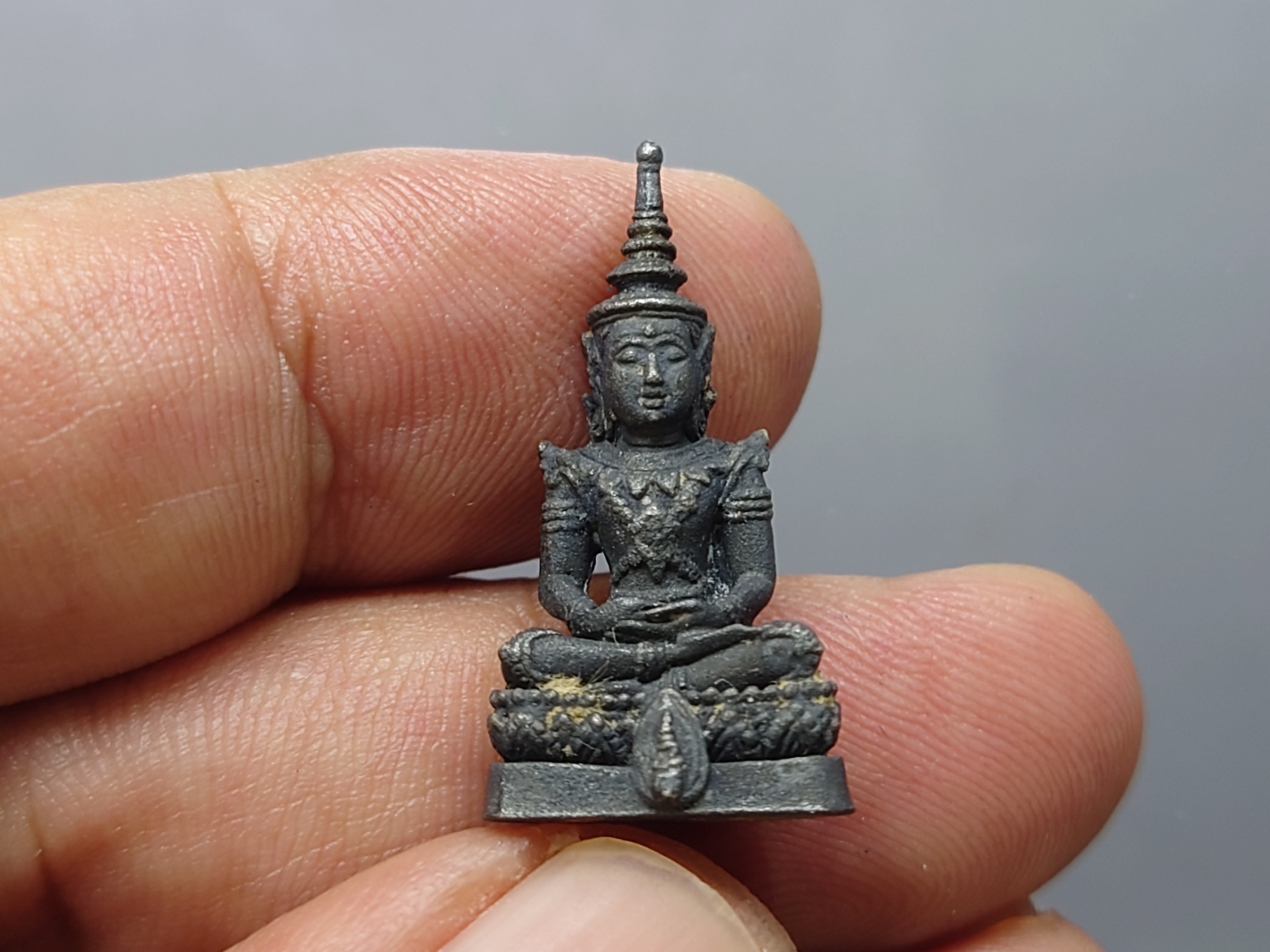 พระแก้วมรกต ชุด 3 ฤดู สธ.เนื้อนวะโลหะ มูลนิธิสิรินธรราชวิทยาลัย สร้าง วัดบวรนิเวศวิหาร ปี2538 พร้อมกล่องเดิม