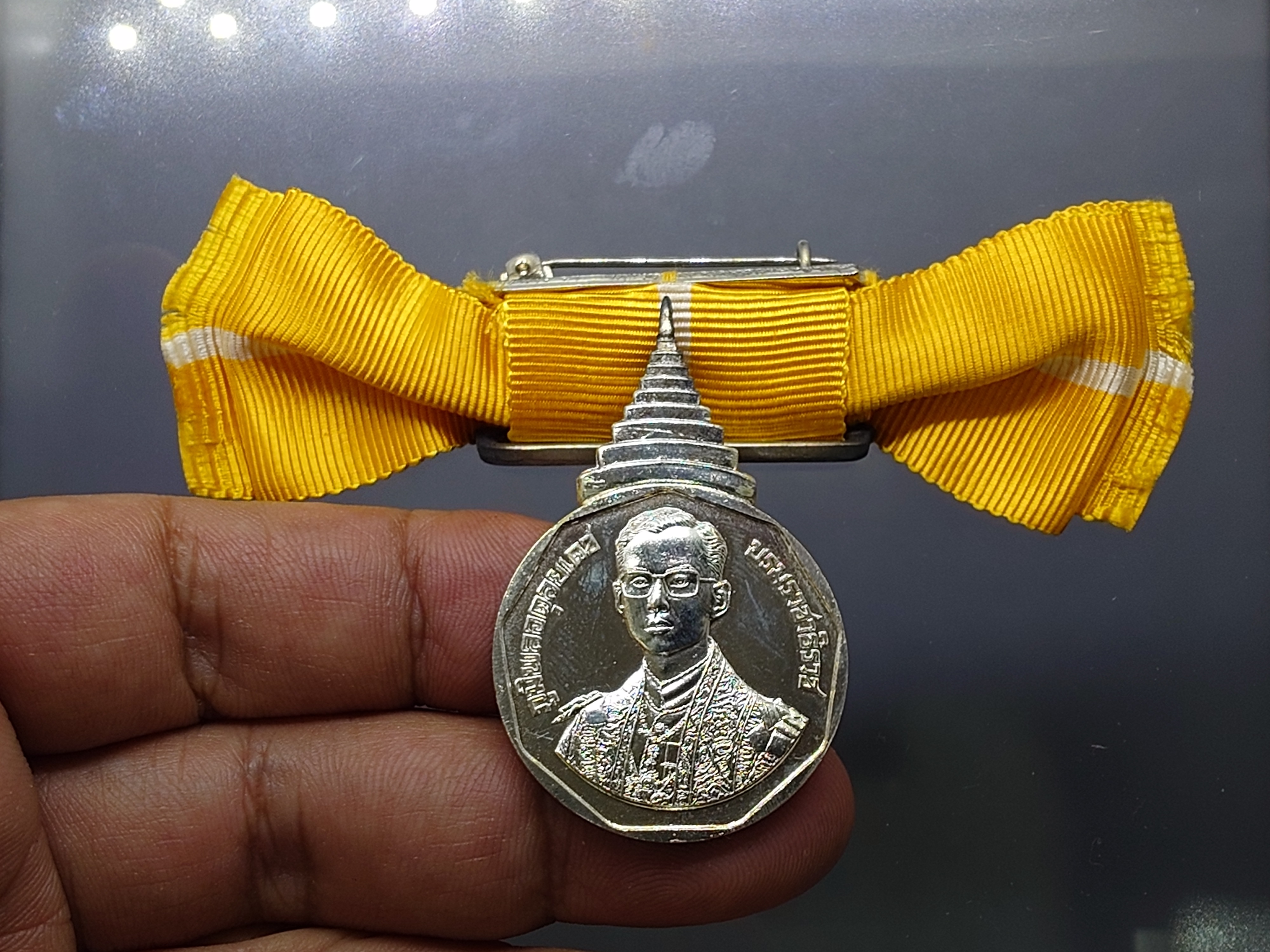 แพรแถบเหรียญเงิน ที่ระลึกรัชมังคลาภิเษก หายาก สร้างน้อย 2531 แบบหญิง