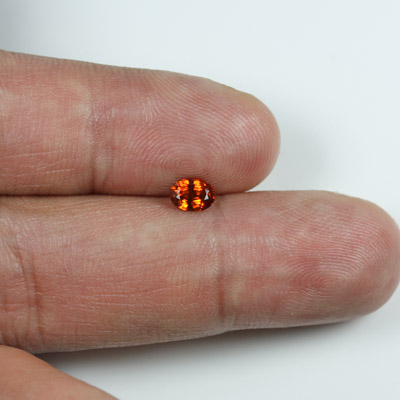 **ขายแล้ว**โกเมนสีส้มหรือสเปซซาไทท์ (Spessartite Garnet) 0.59 กะรัต เล็กๆ น่ารัก