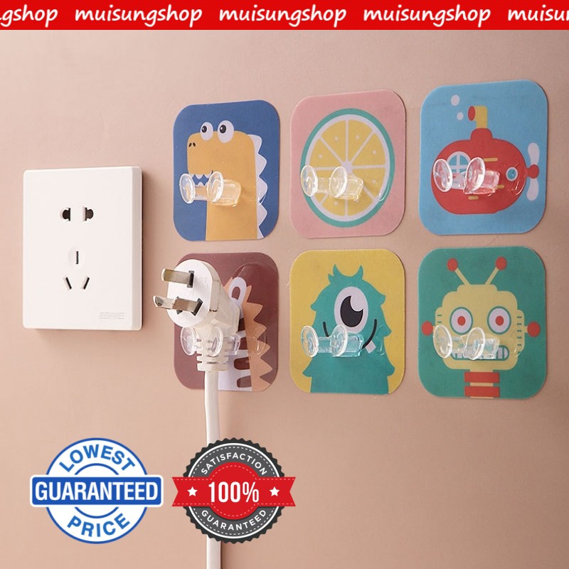 Muisungshop ลายการ์ตูน ที่แขวนหัวปลั๊ก ที่จัดระเบียบหัวปลั๊กไฟ กาวนาโน ลอกออกได้ ไม่ต้องเจาะ Plug Holder