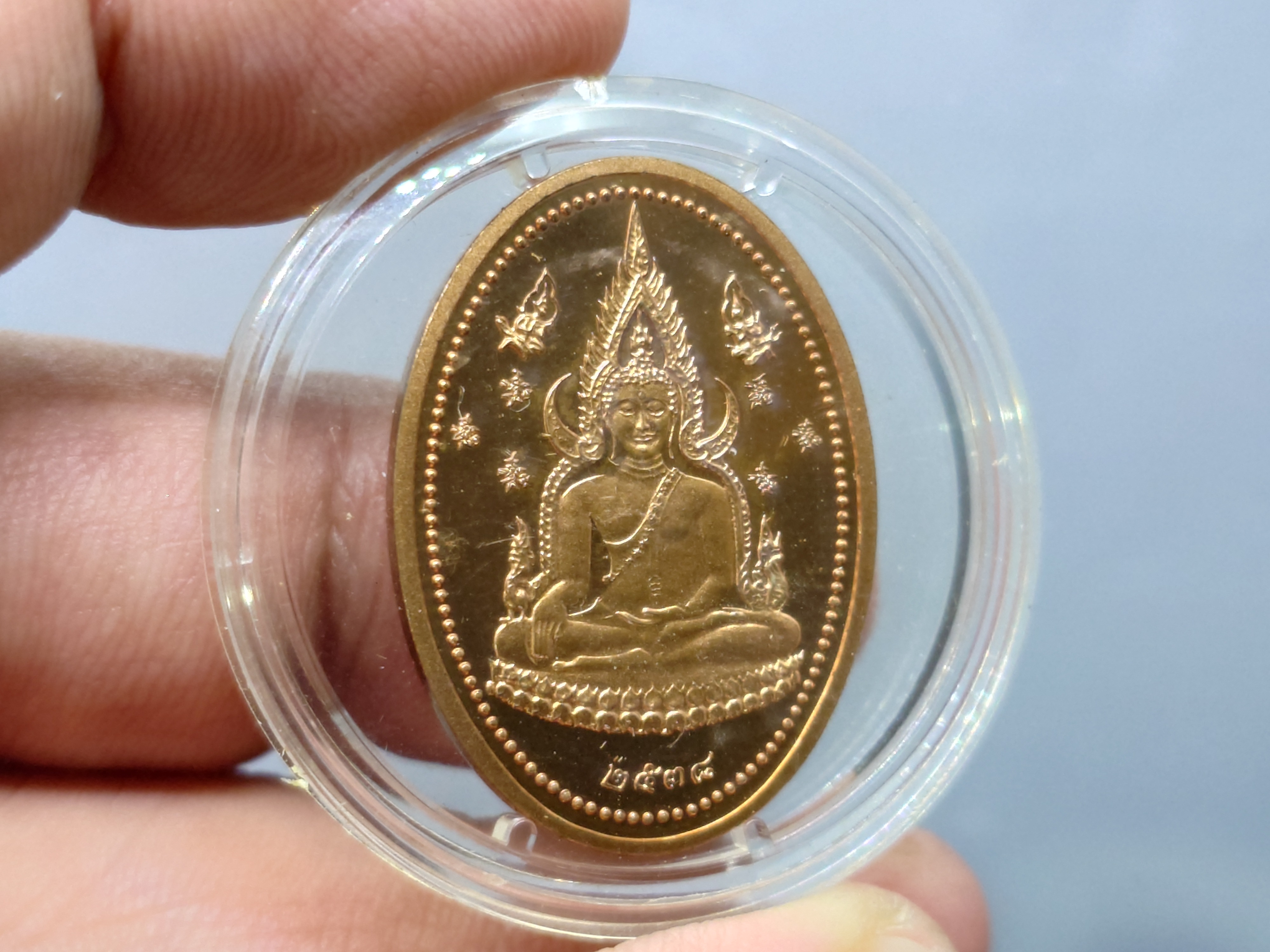 พระพุทธชินราช-อกเลา รุ่นแรก เนื้อทองแดงขัดเงาพ่นทราย บล็อกนอก (บล็อกฮูกานิน สวิส) วัดพระศรีรัตนมหาธาตุวรมหาวิหาร ปี 2538 พร้อมตลับเดิม