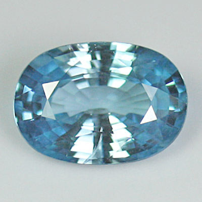 เพทายสีฟ้า (Blue Zircon) 3.87 กะรัต สีฟ้าน้ำทะเล รูปไข่