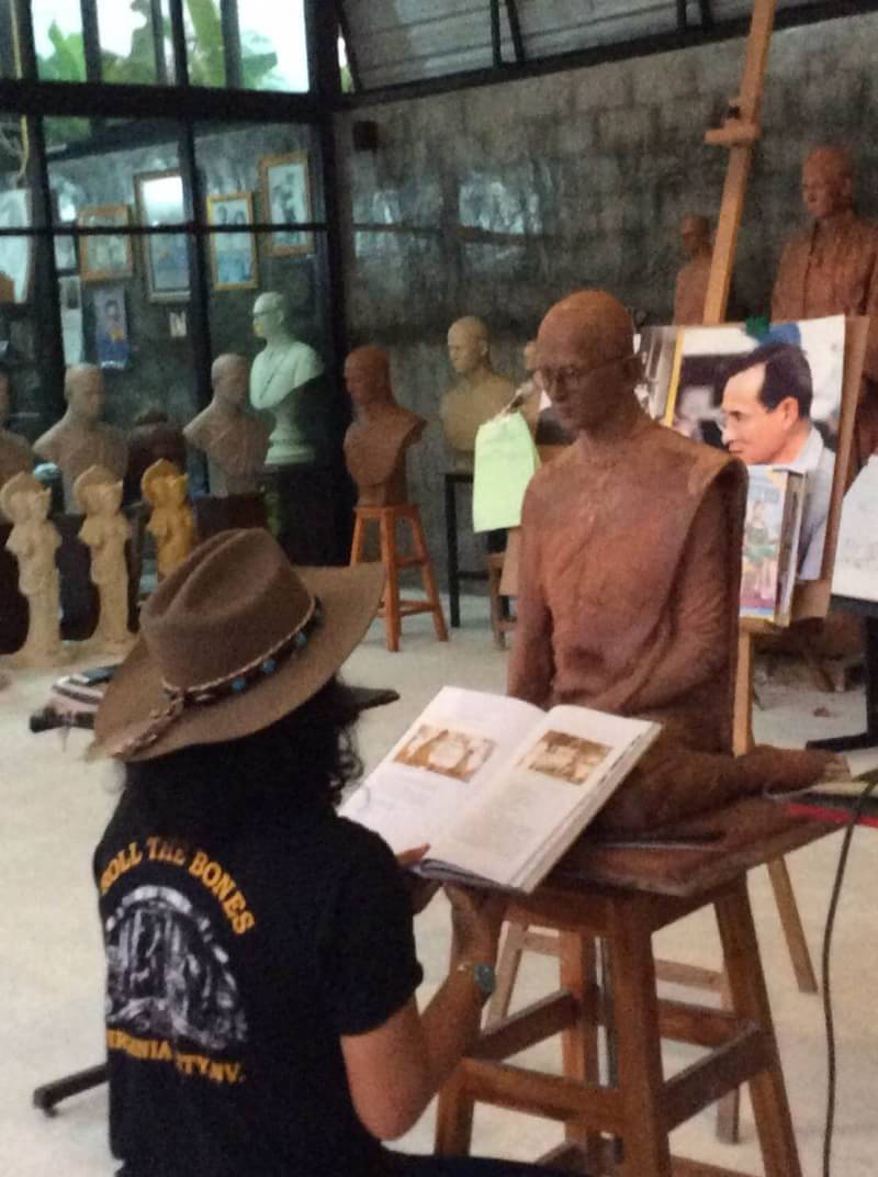 พระบรมรูปหล่อในหลวง รัชกาลที่ 9 สูง 2 เมตร ฉลองสิริราชสมบัติ 60 ปี limited (เต็มยศ)