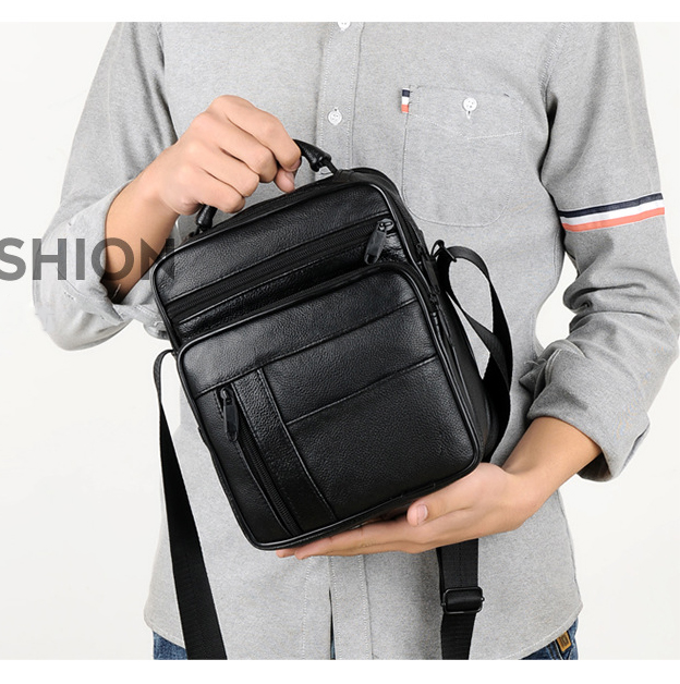 กระเป๋าสะพายข้างผู้ชายหนังแท้ CODE:A054