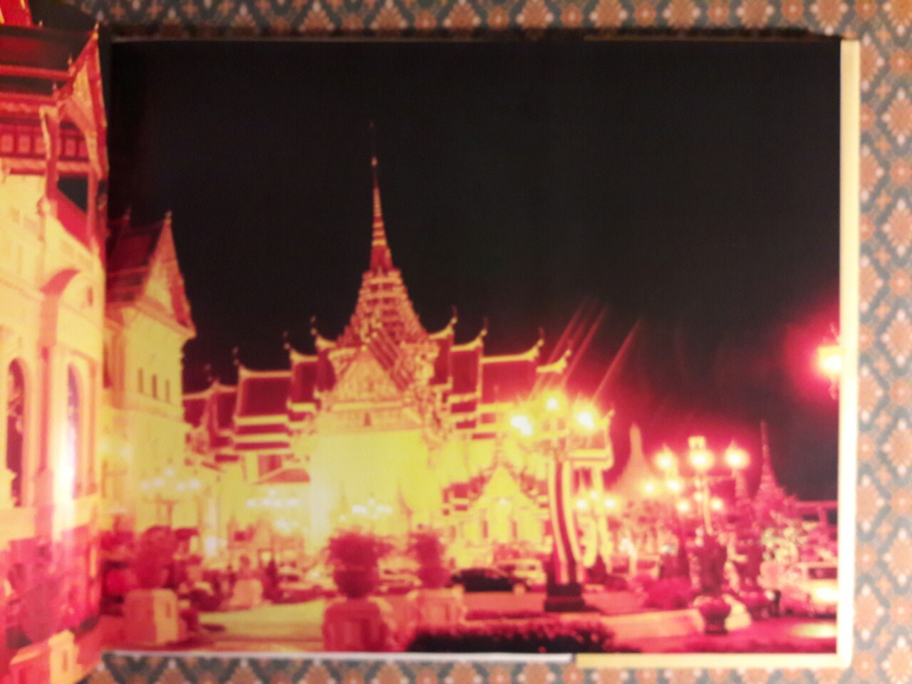 พระราชพิธีศุภมงคล ฉลองสิริราชสมบัติครบ 60 ปี (ฉบับสองภาษาไทย-อังกฤษ)