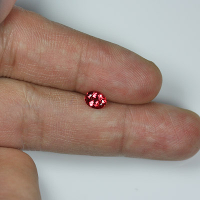 **ขายแล้ว**สปิเนลสีชมพู (Spinel) 0.55 กะรัต สีชมพูอมส้ม สีพัดพารัดชา