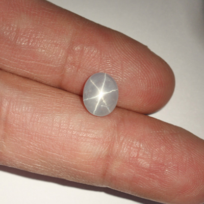 **ขายแล้ว**สตาร์แซปไฟร์ (Star Sapphire) 3.41 กะรัต ขาคมชัด สีฟ้าอ่อน