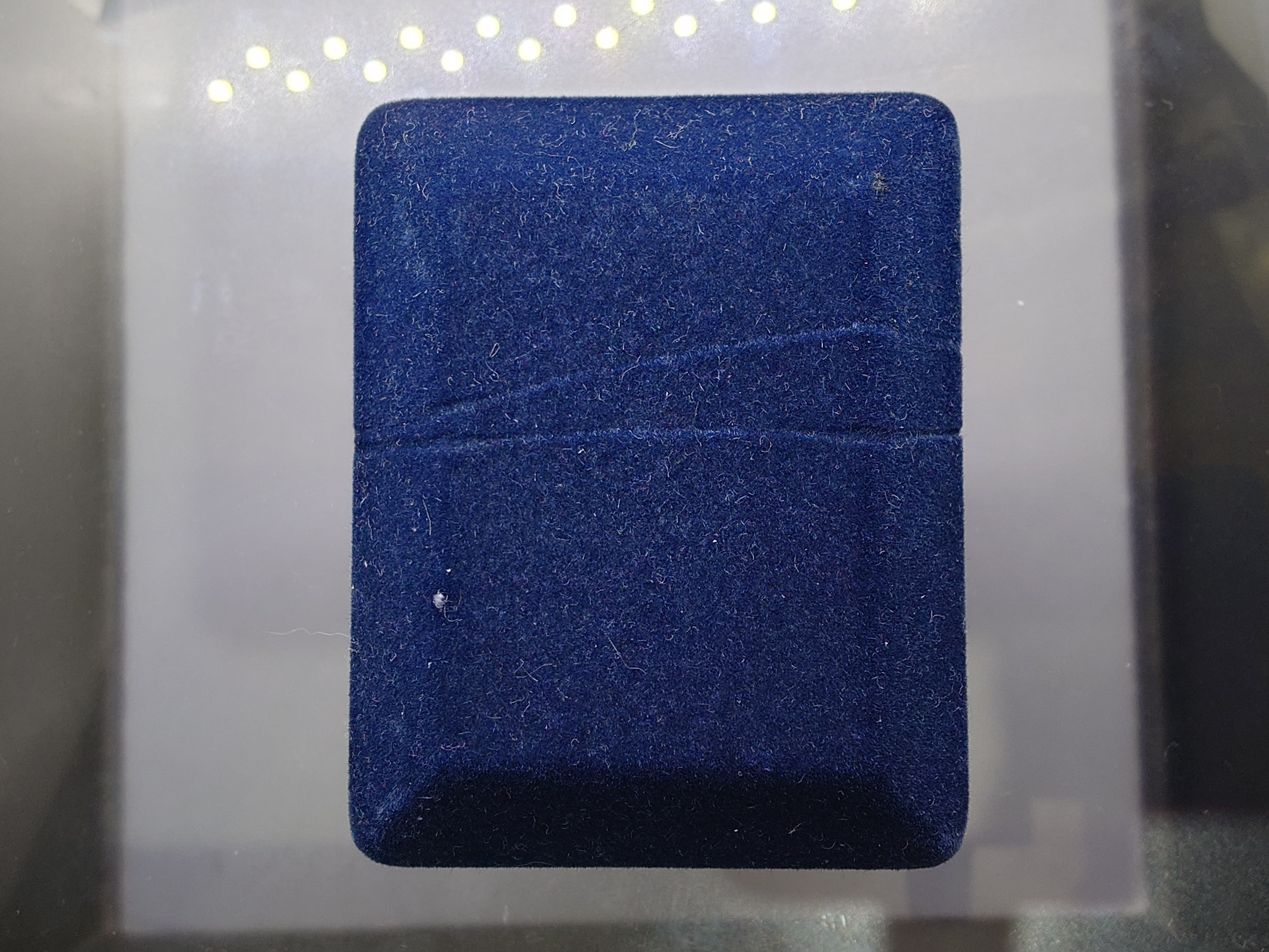 พระกริ่งพุทธมหาบารมีนุภาพพิสุทธิ์ อนุตตรสังคามวิชัย เนื้อทองแดงซาติน ผลงานศิลปินแห่งชาติ อ.จักรพันธุ์ โปรษยกฤต ปี2553 พร้อมกล่องเดิม หายาก