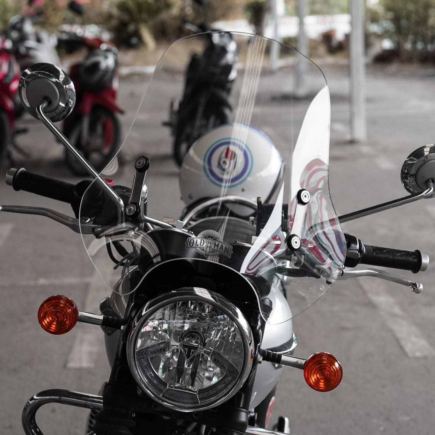 ชิวหน้า ไฟกลม ทรงสูง 47 ซม. สีใส