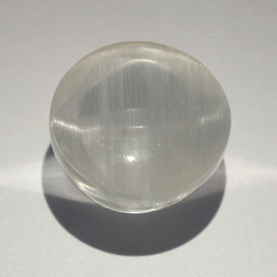 **ขายแล้ว**โทปาสตาแมว (Cat's eye Topaz) 13.36 กะรัต ตาแมวไหมสีเงิน หายาก