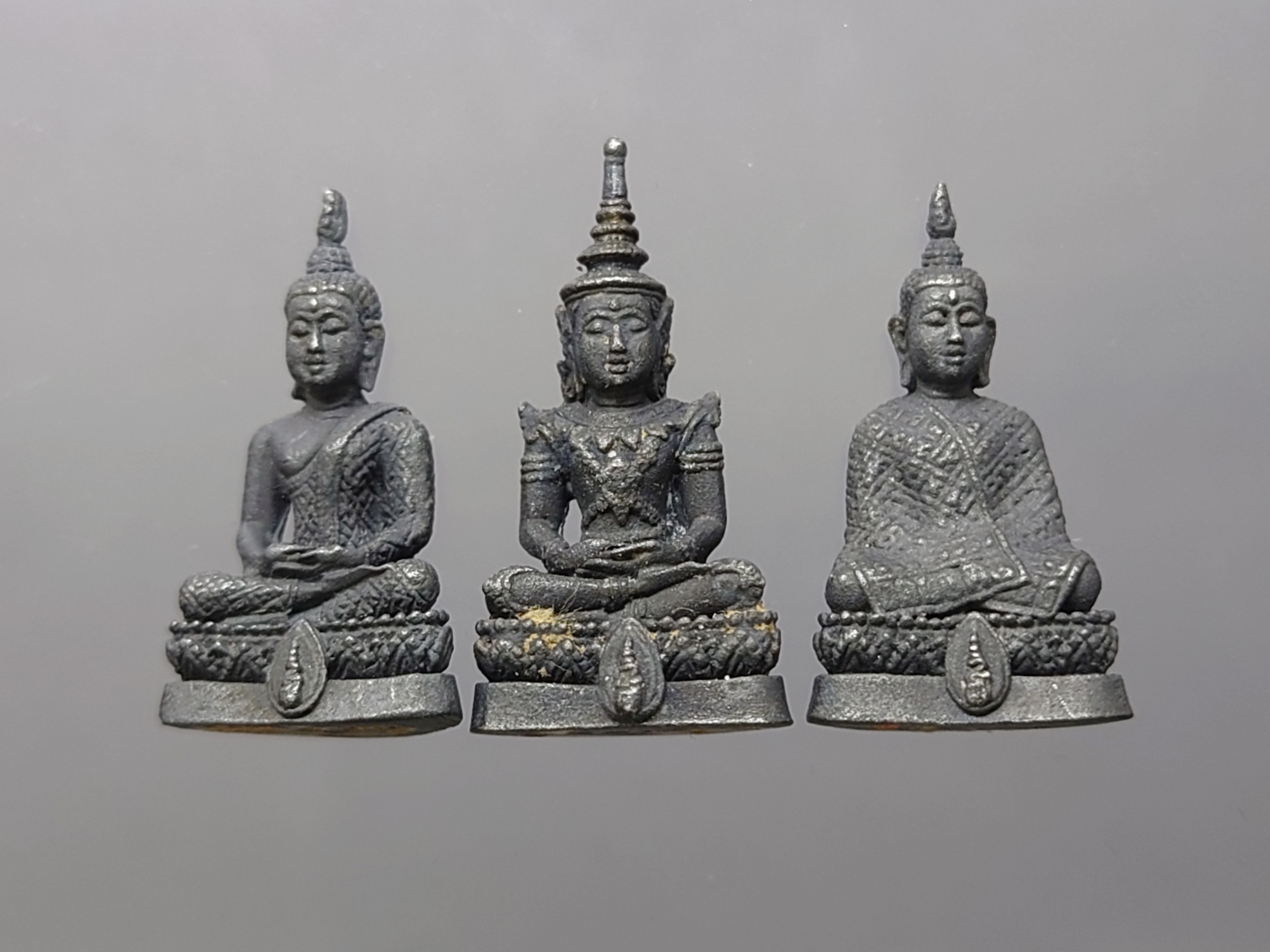 พระแก้วมรกต ชุด 3 ฤดู สธ.เนื้อนวะโลหะ มูลนิธิสิรินธรราชวิทยาลัย สร้าง วัดบวรนิเวศวิหาร ปี2538 พร้อมกล่องเดิม