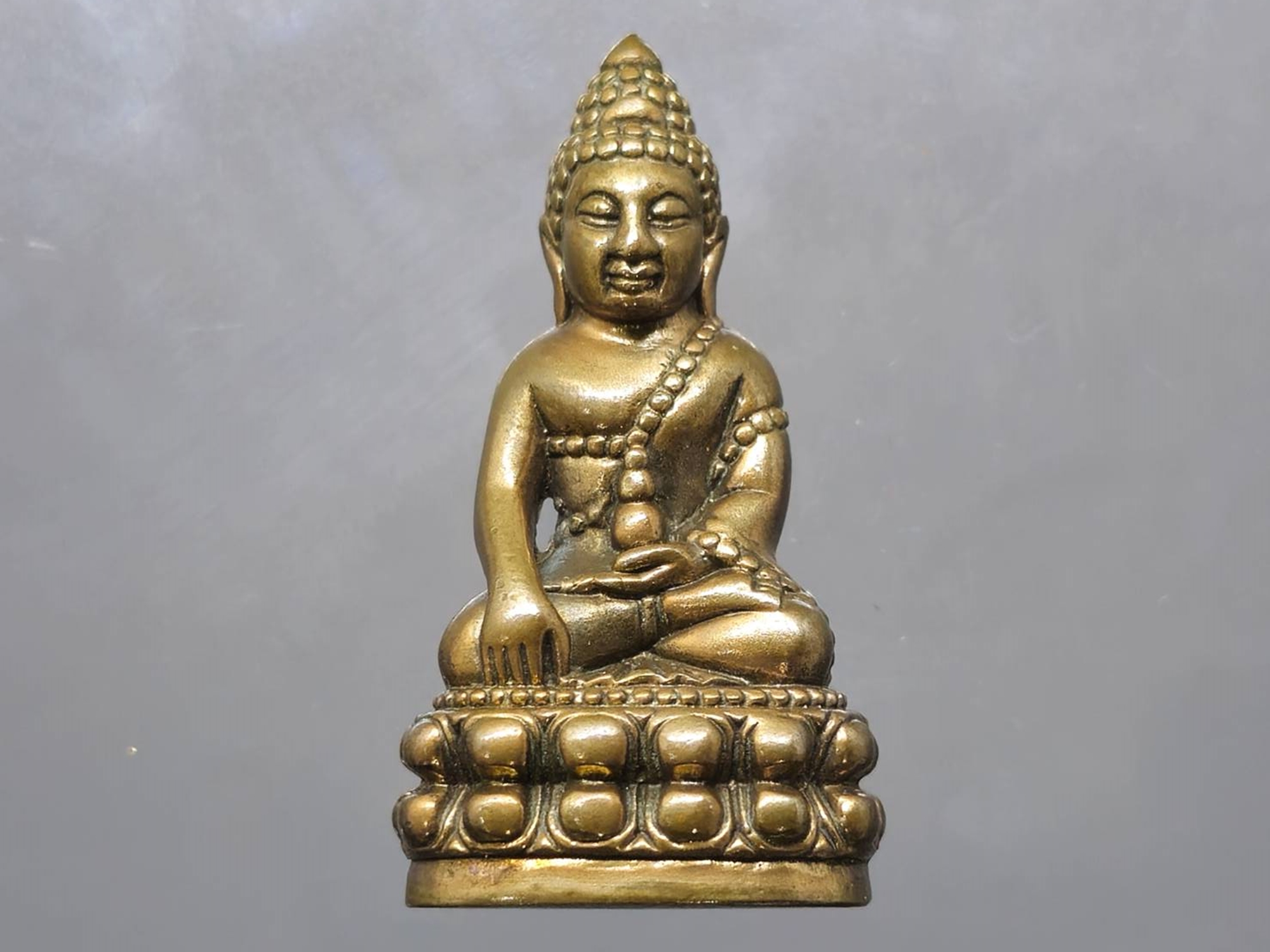 พระกริ่งฉลองพระชนมายุ ญสส 90 พรรษา เนื้อสัมฤทธิ์ ขนาดสูง 3.7 ซ.ม.วัดบวรนิเวศวิหาร ปี2546 พร้อมกล่องเดิม