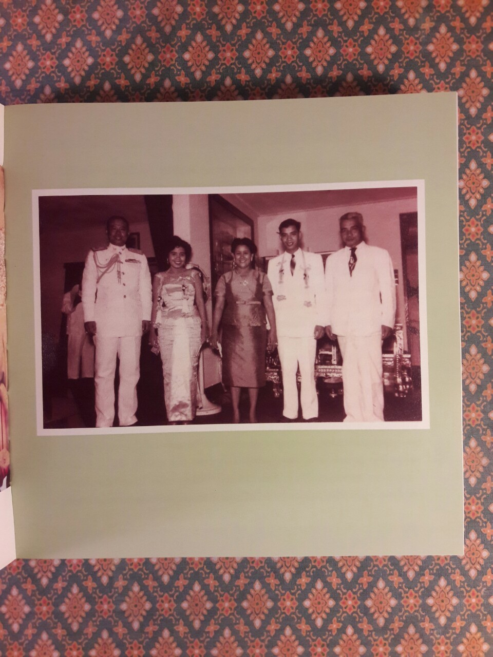 บุคคลอันเป็นที่เคารพรักผู้จากไป